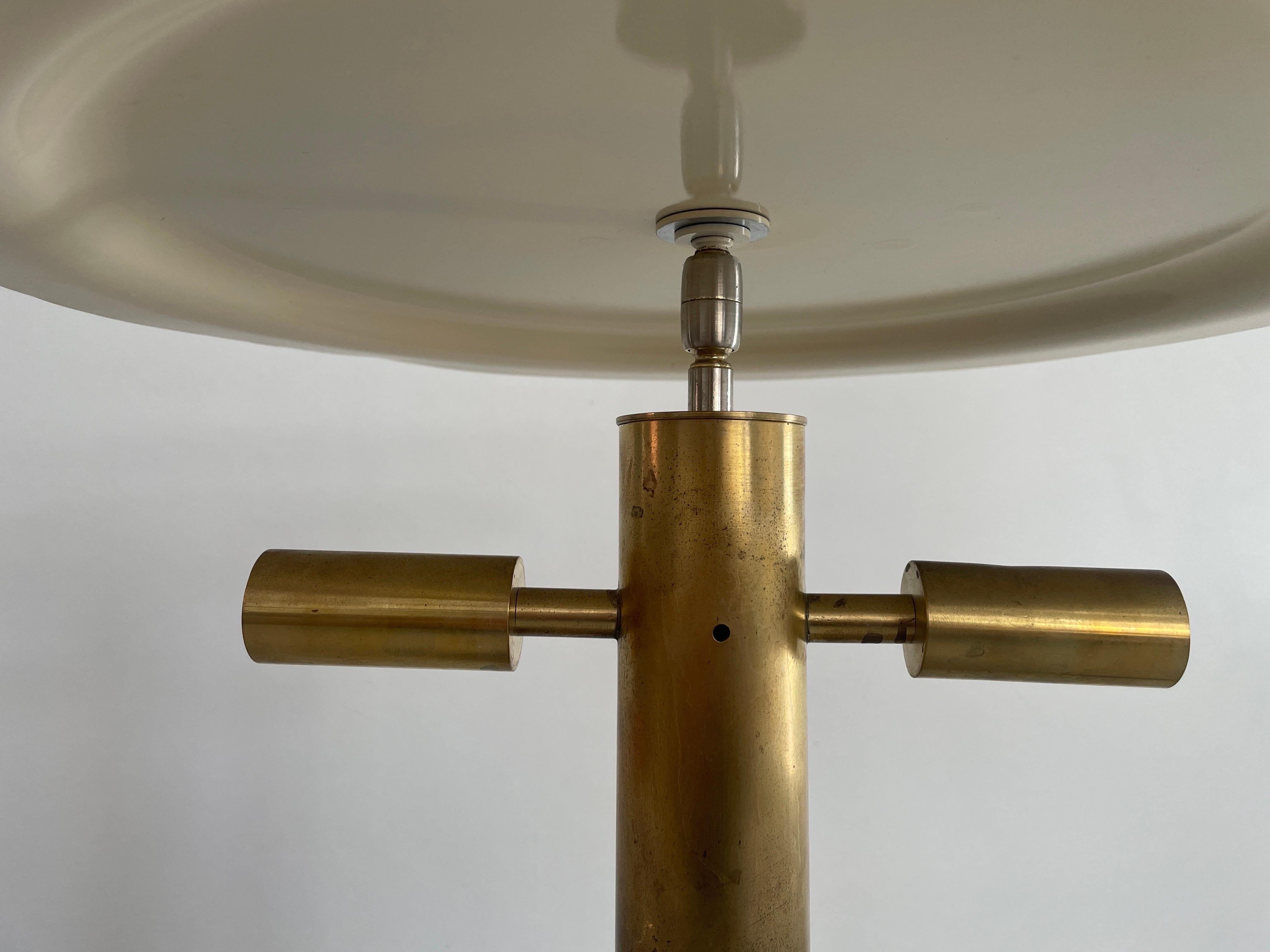 Mid-century Modern Rare Large Bauhaus Style Brass Table Lamp, 1960s, Italy (Messing) im Angebot