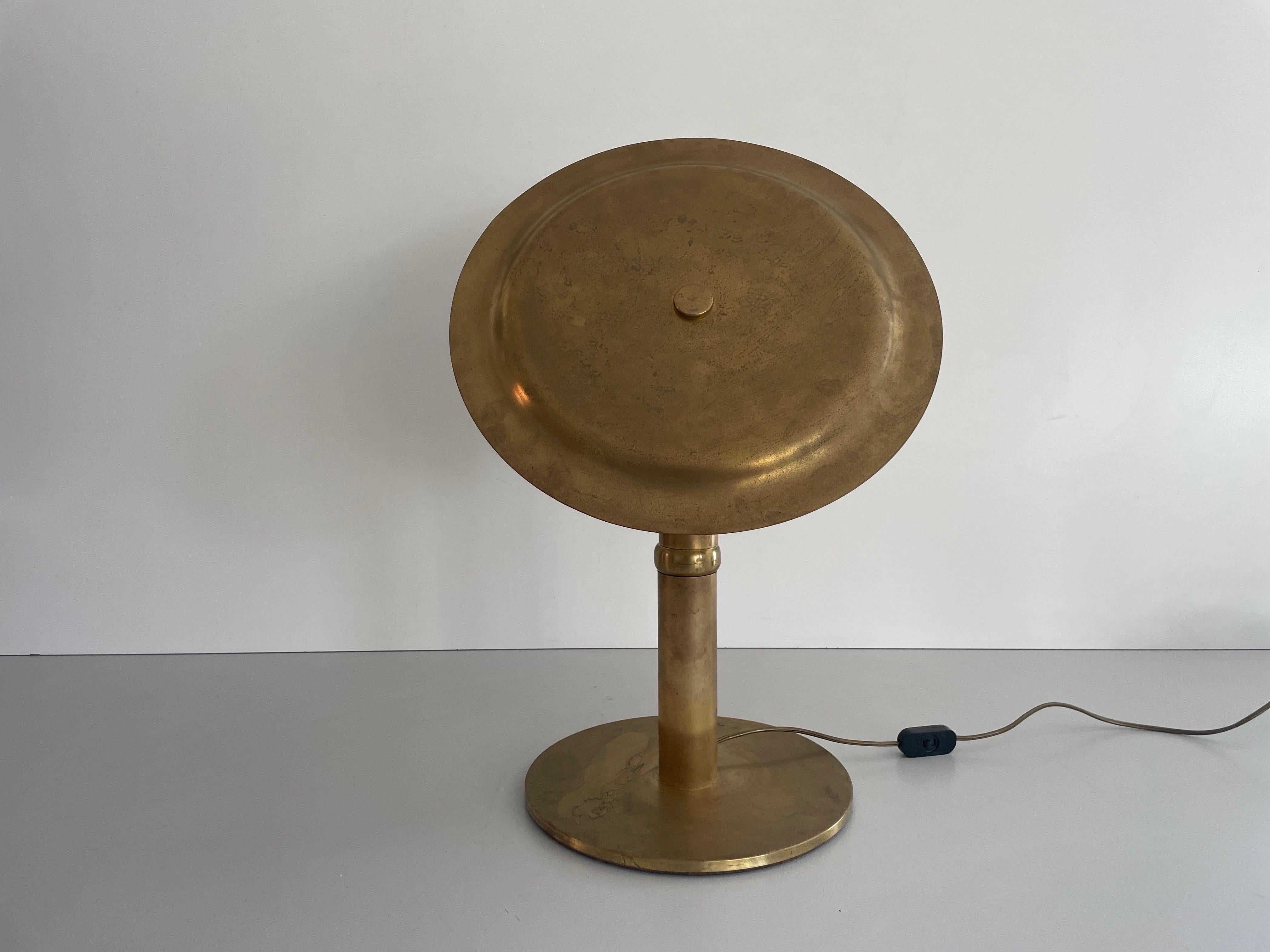 Mid-century Modern Rare Large Bauhaus Style Brass Table Lamp, 1960s, Italy im Angebot 1