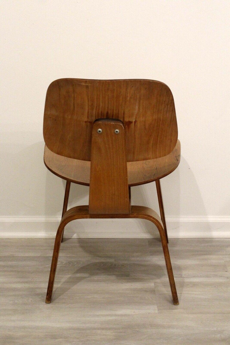 Mid-20th Century Mid-Century Modern Rare Maple Eames LCW Molded Lounge Side Chair 1940s Evans For Sale