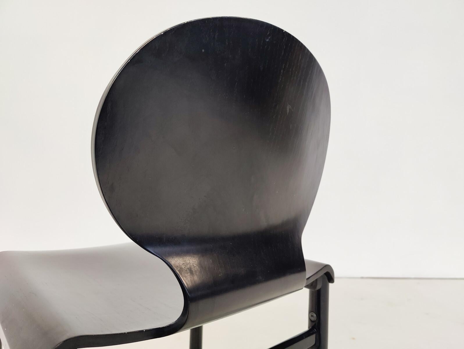 italien Ensemble de 4 chaises du milieu du siècle dans le style d'Afra et Tobia Scarpa, Molteni, 1960 en vente
