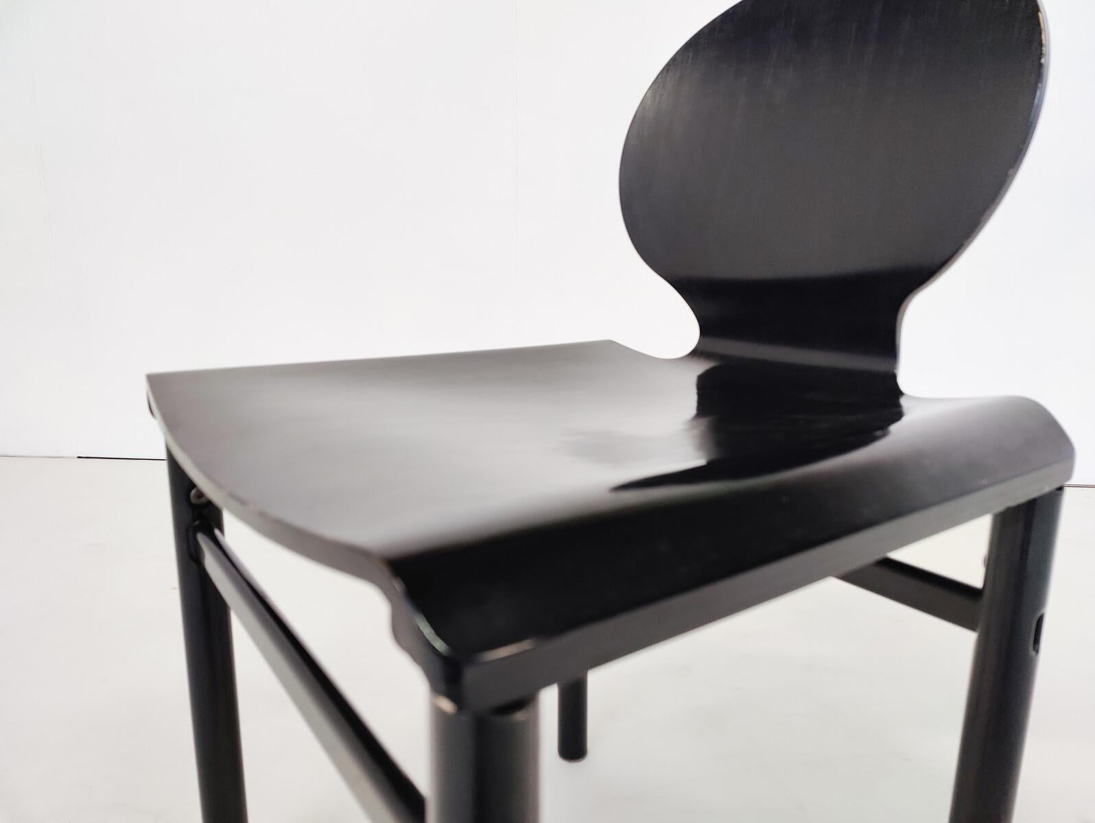 Milieu du XXe siècle Ensemble de 4 chaises du milieu du siècle dans le style d'Afra et Tobia Scarpa, Molteni, 1960 en vente
