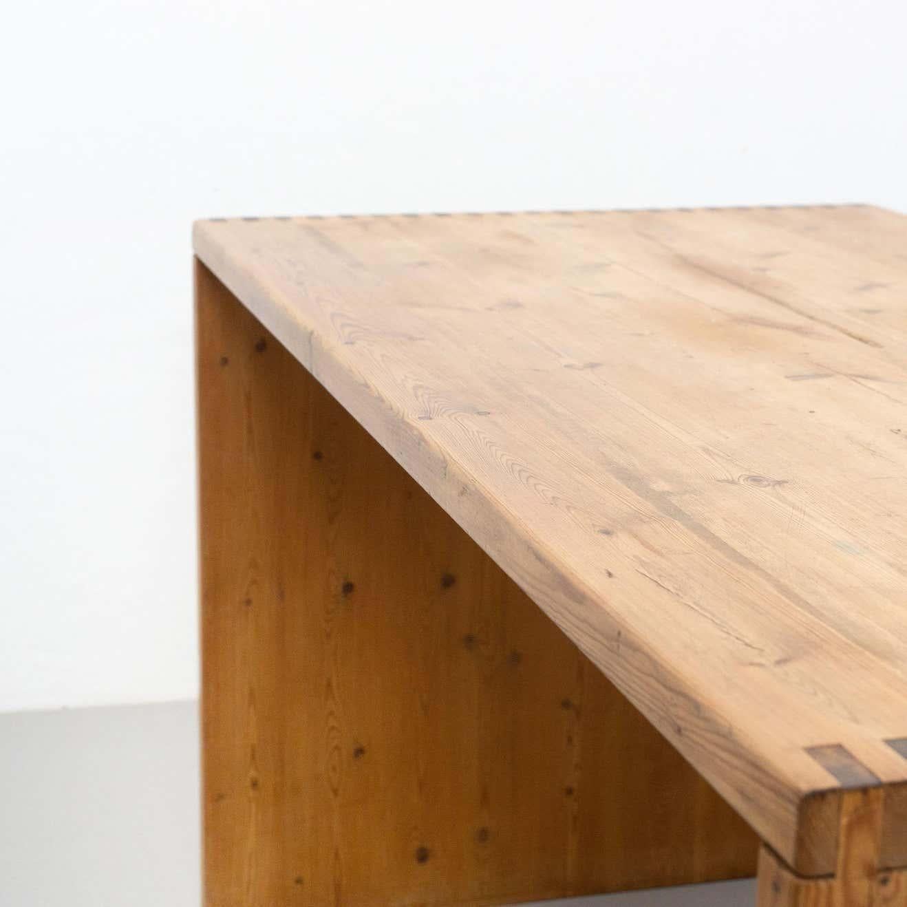 Table en bois orientaliste moderne du milieu du siècle dernier, vers 1960 en vente 4
