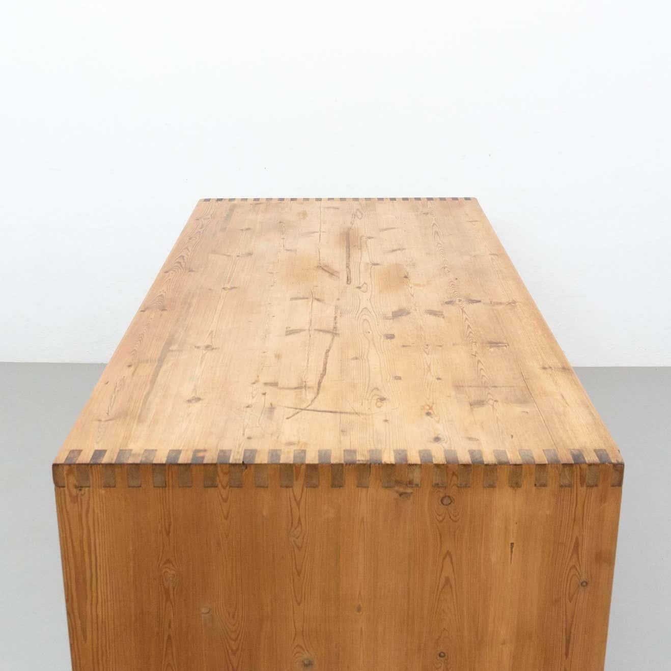 Français Table en bois orientaliste moderne du milieu du siècle dernier, vers 1960 en vente