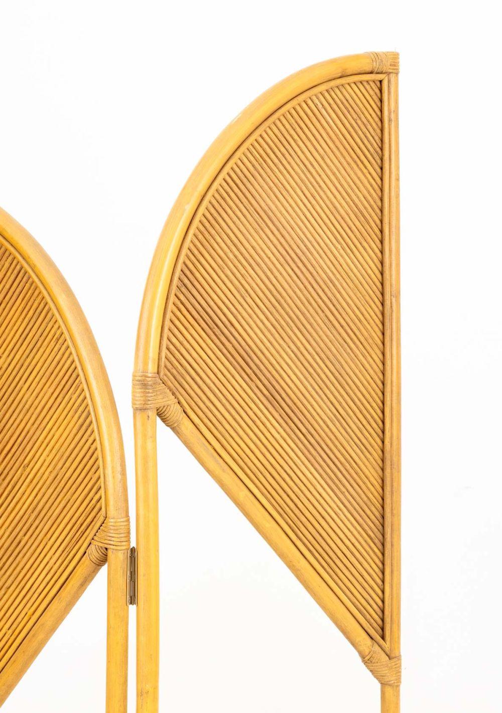 Biombo de 3 paneles de ratán moderno de mediados de siglo Moderno de mediados de siglo en venta