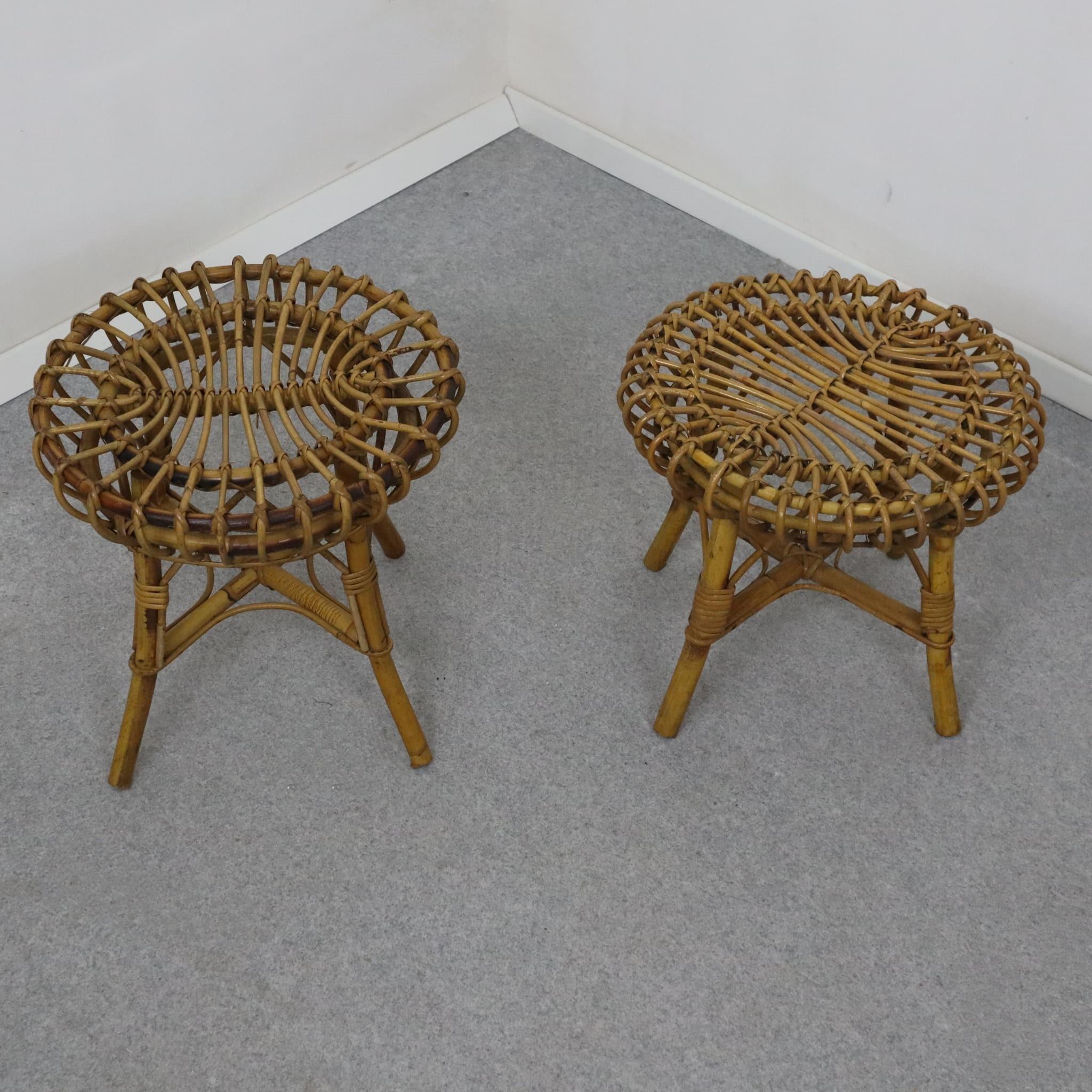 Taburete otomano de ratán y bambú de mediados de siglo Franco Albini, Italia, años 60 en venta 1