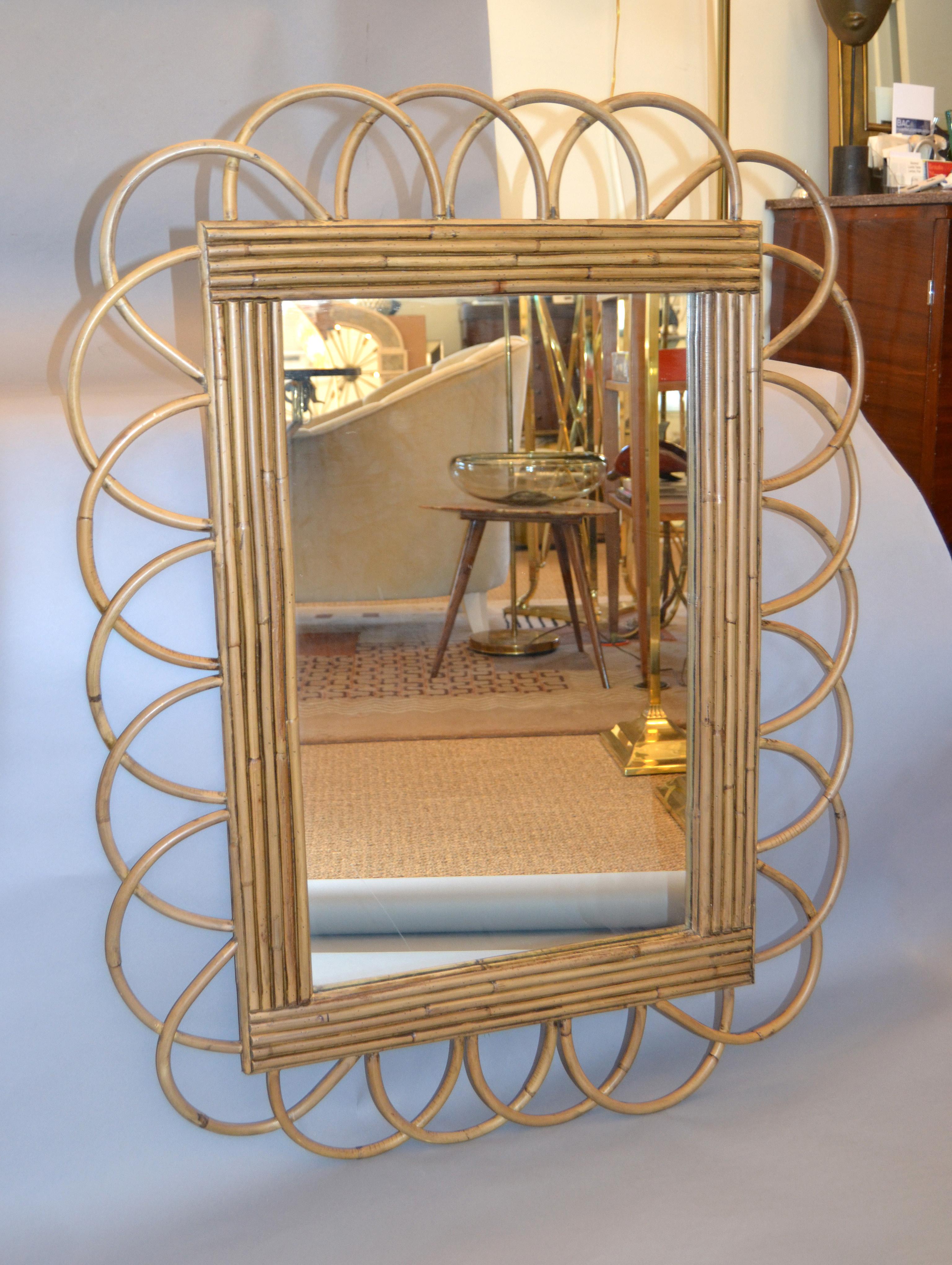 Mid-Century Modern Rattan and Bamboo Wall Mirror In Good Condition In Miami, FL