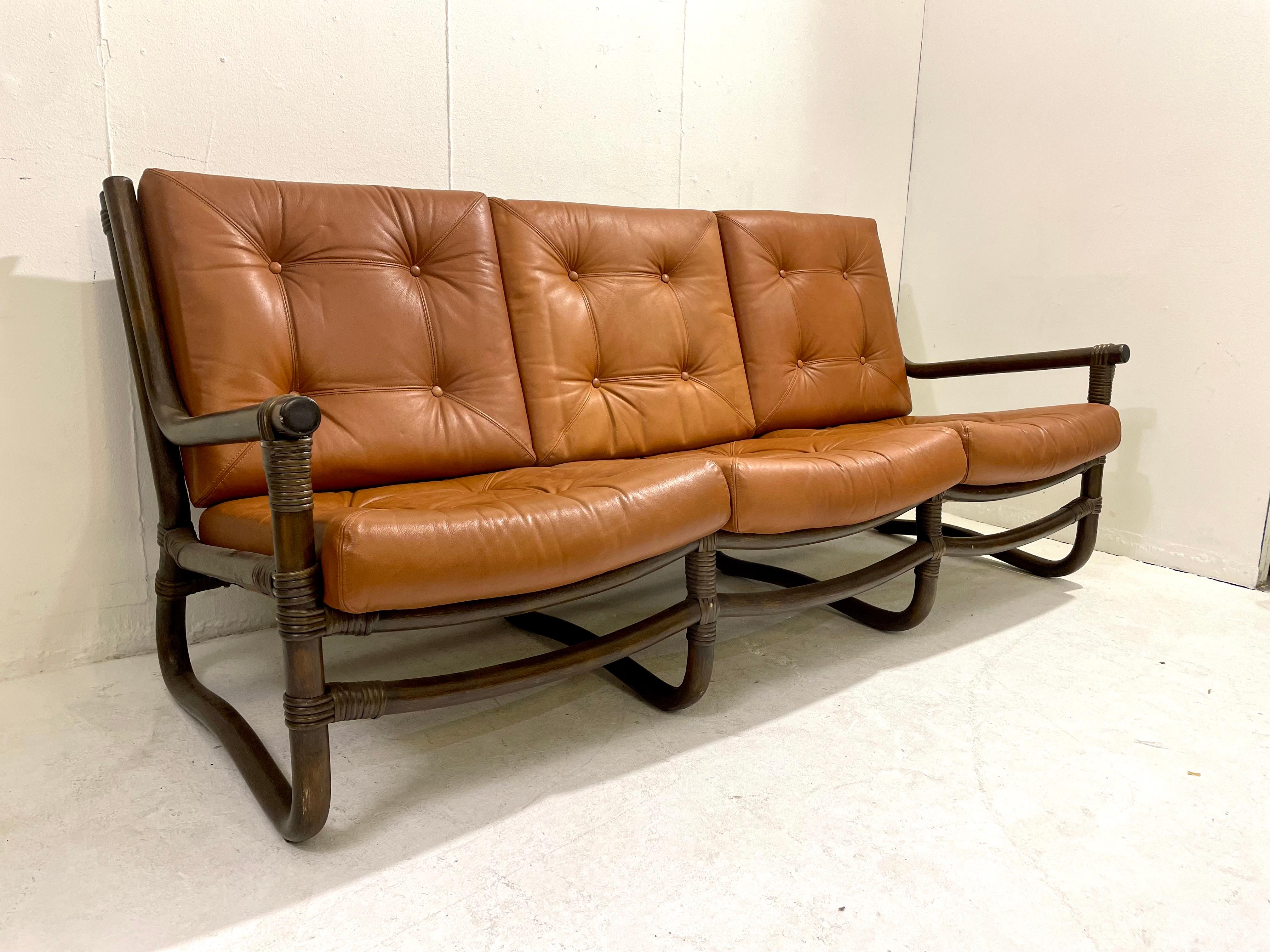 Italian Mid-Century Modern Rattan and Cognac Leather Sofa, Italy 1970s For Sale