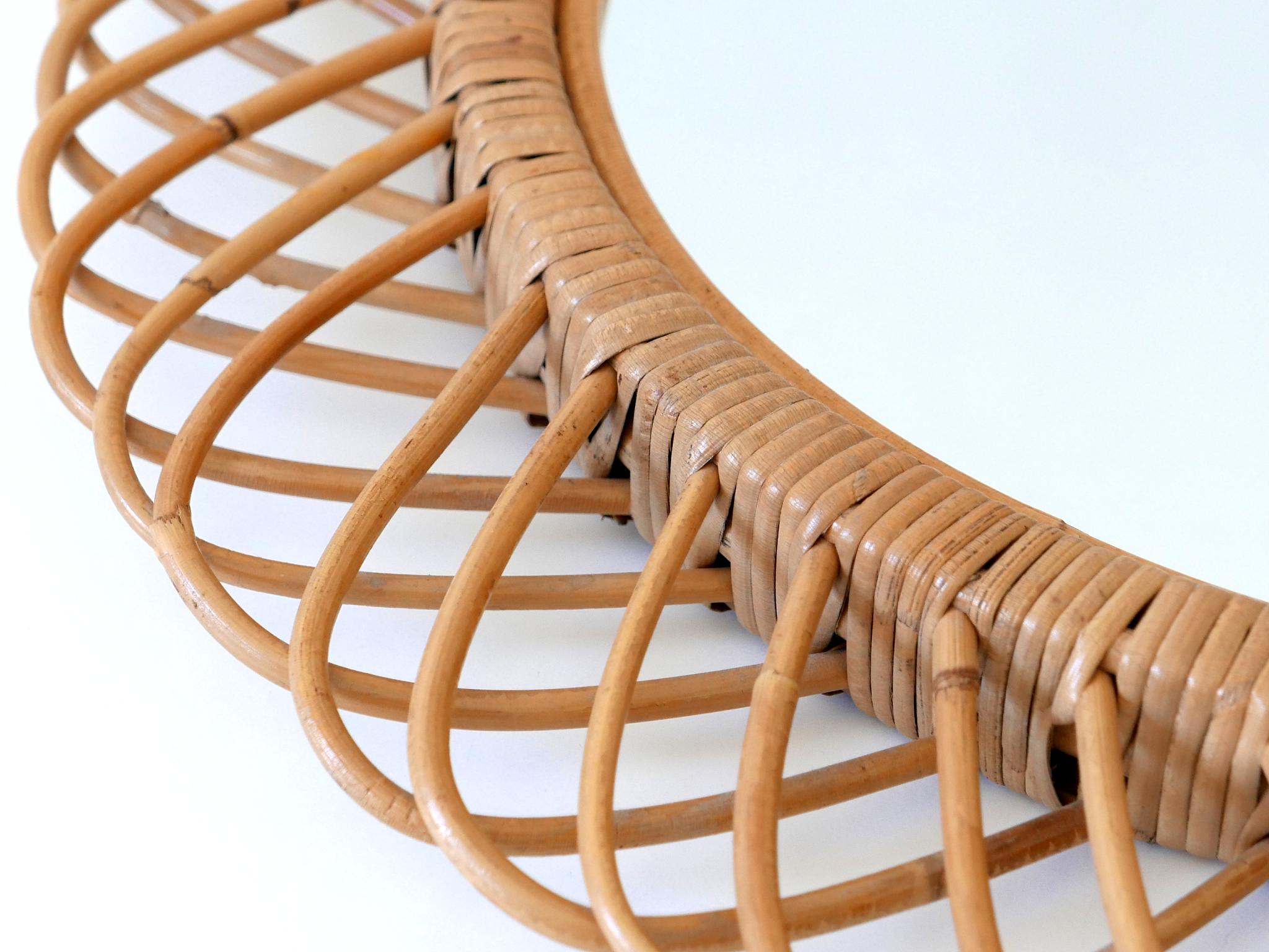 Specchio da parete circolare in rattan e bambù della modernità di metà secolo, Italia 1960 in vendita 3