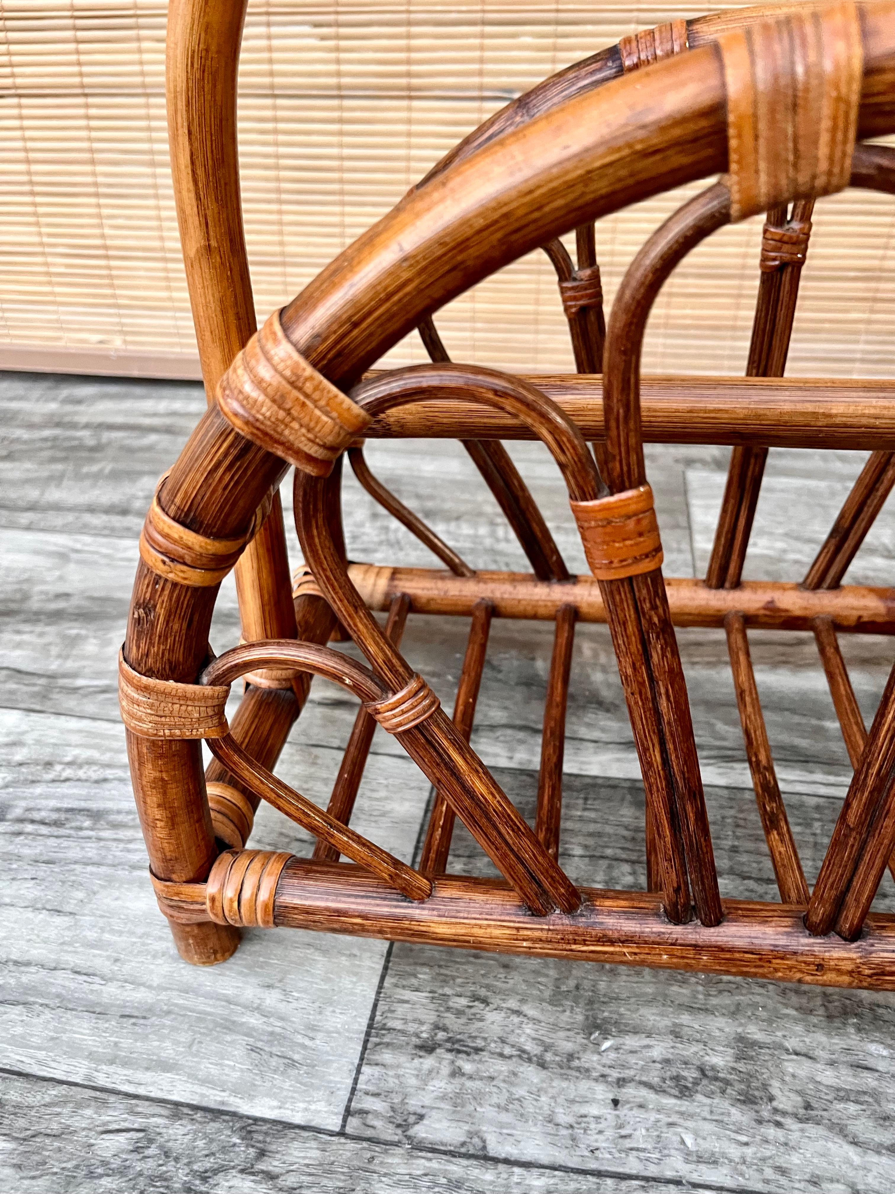 Mid-Century Modern Rattan Bamboo Magazine Rack in the Style of Franco Albini For Sale 7