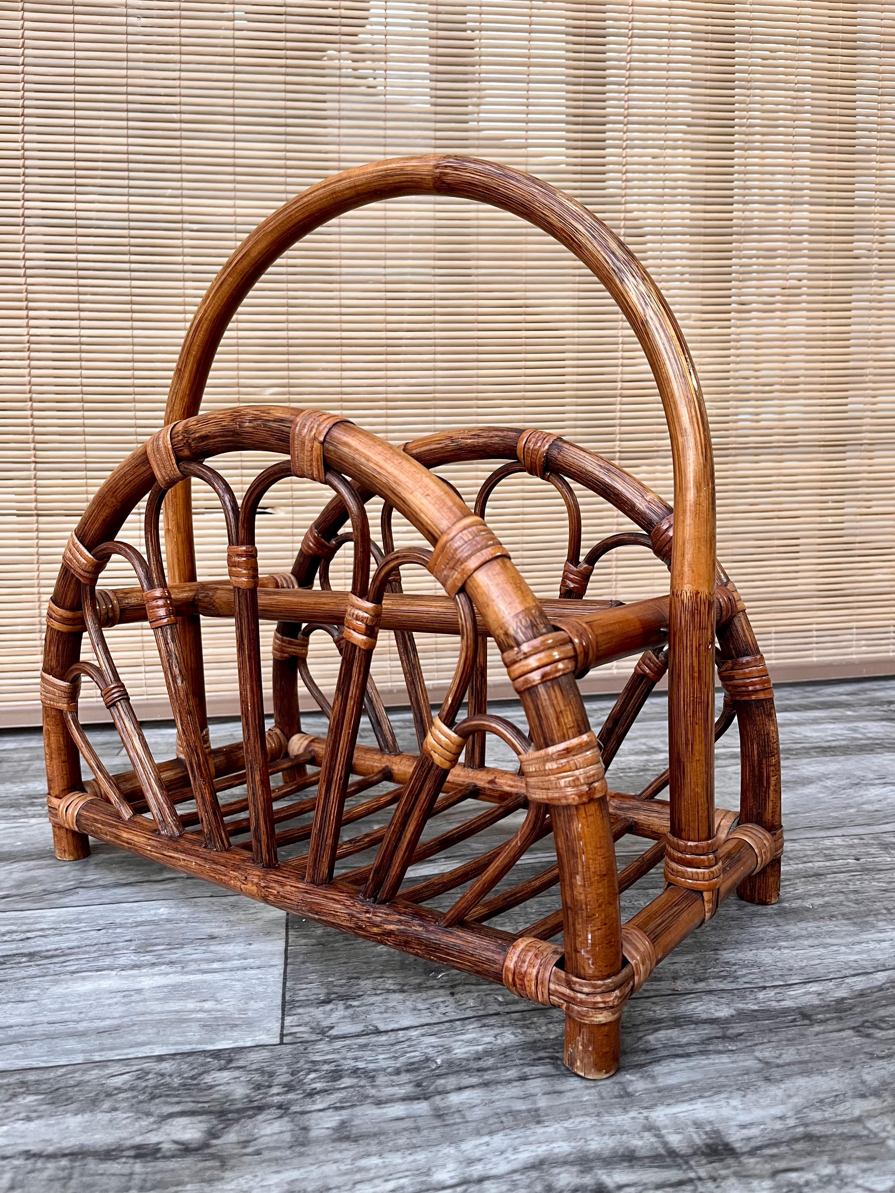 Mid-Century Modern Rattan Bamboo Magazine Rack in the Style of Franco Albini For Sale 4