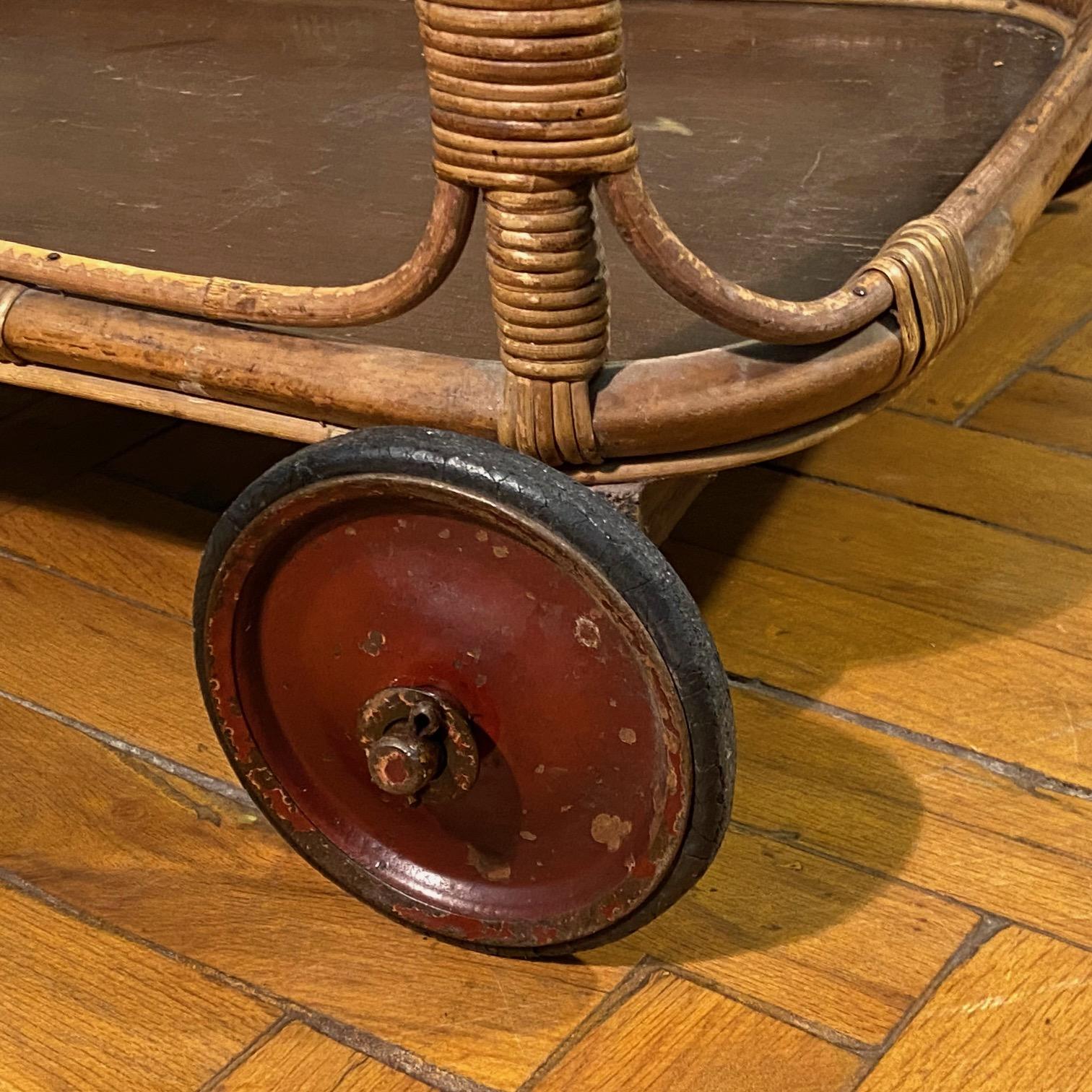Carrello da bar in rattan di metà secolo nello stile di Franco Albini, Italia anni '50 in vendita 6