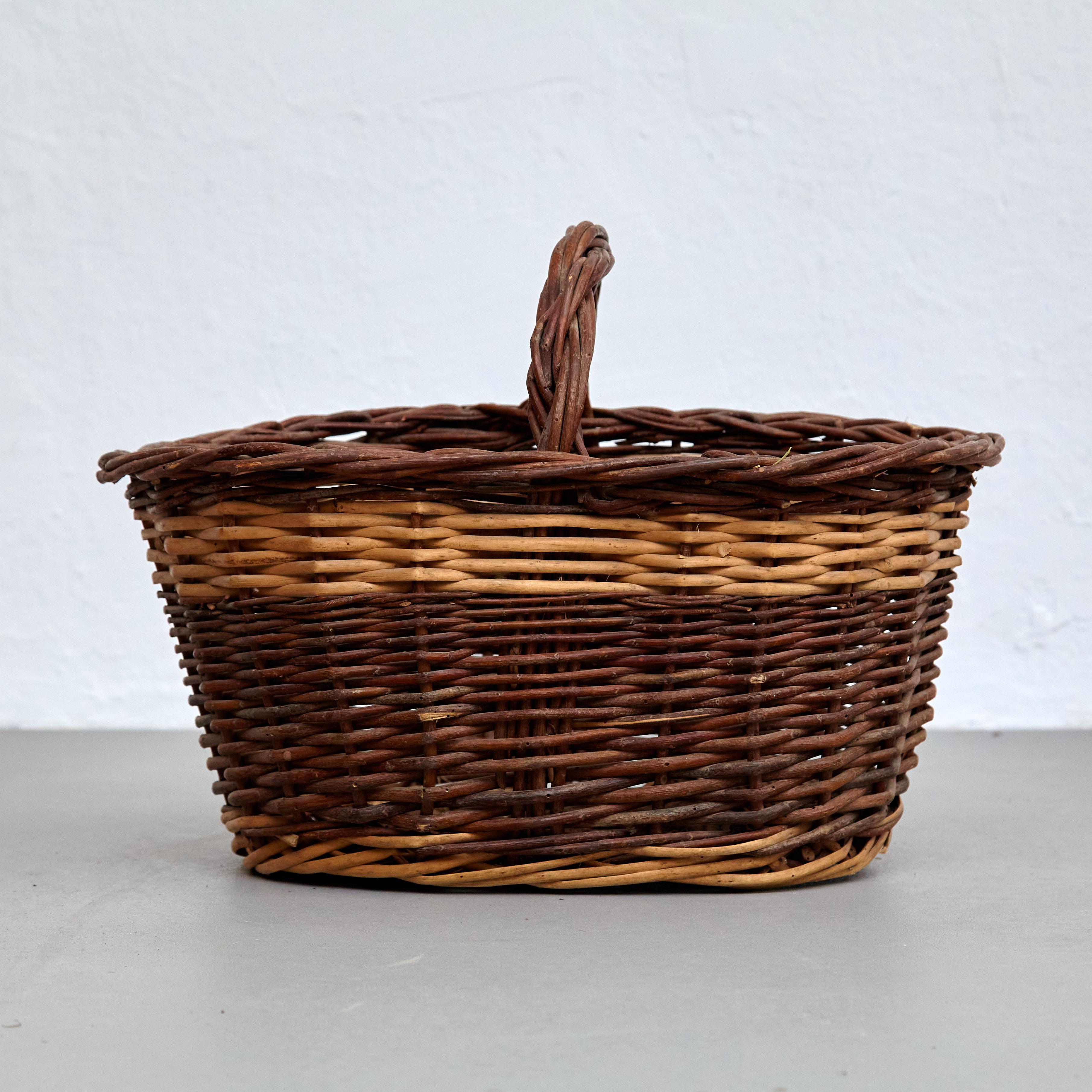 Mid-Century Modern Rattan Basket, circa 1960 For Sale 1