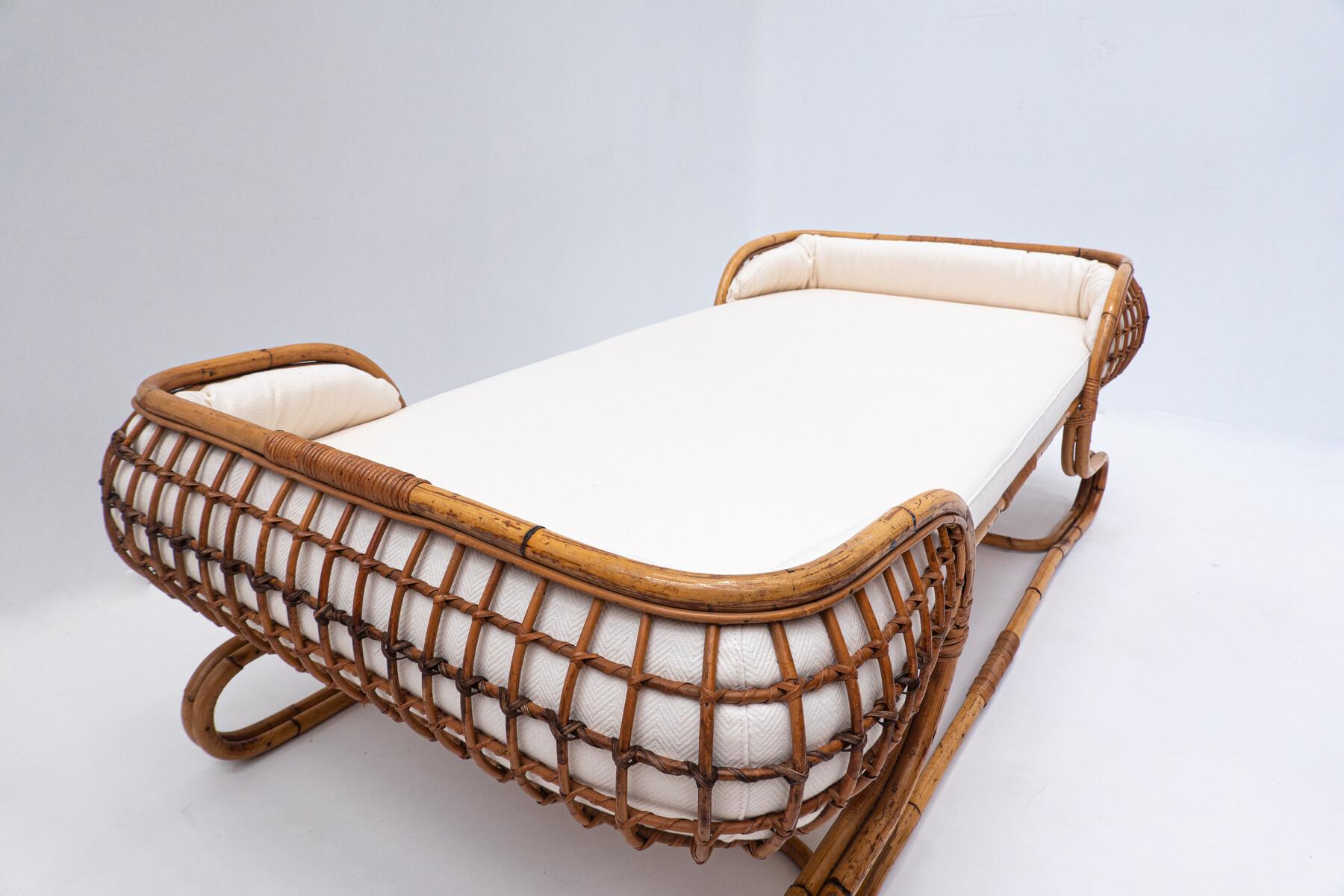 Mid-20th Century Mid-Century Modern Rattan Daybed, White Fabric, Italy 1960s