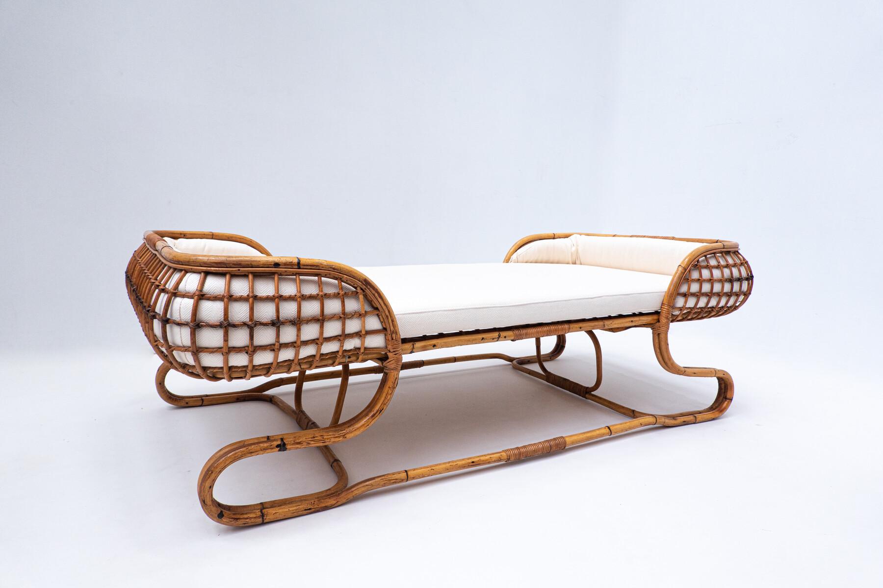 Mid-Century Modern Rattan Daybed, White Fabric, Italy 1960s 3