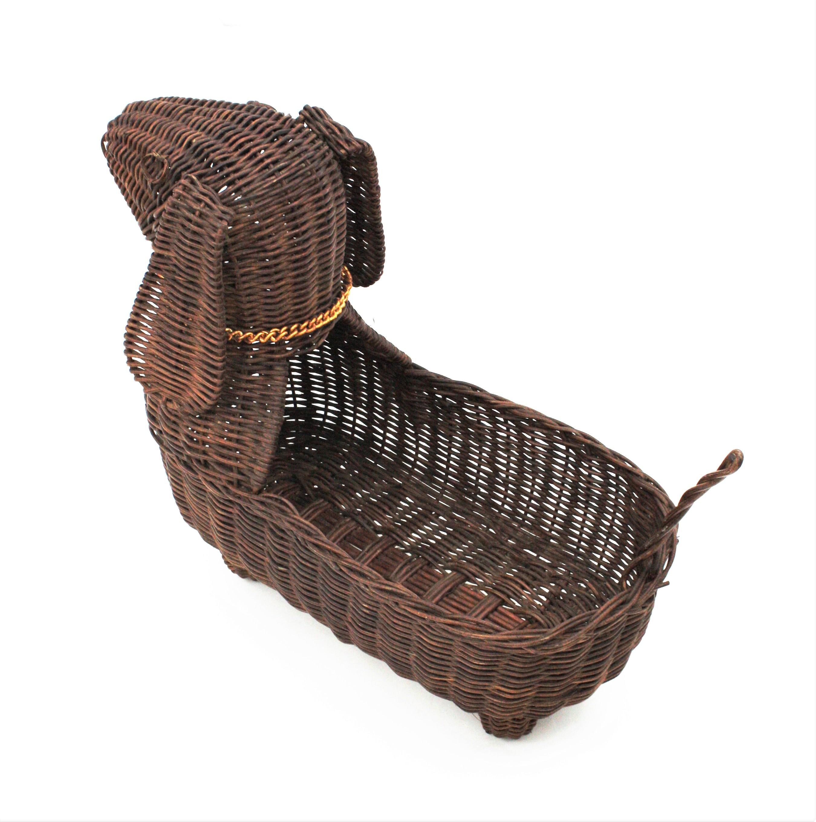 Mid-Century Modern Rattan Figural Dog Basket / Pet Bed, France, 1960s In Good Condition In Barcelona, ES