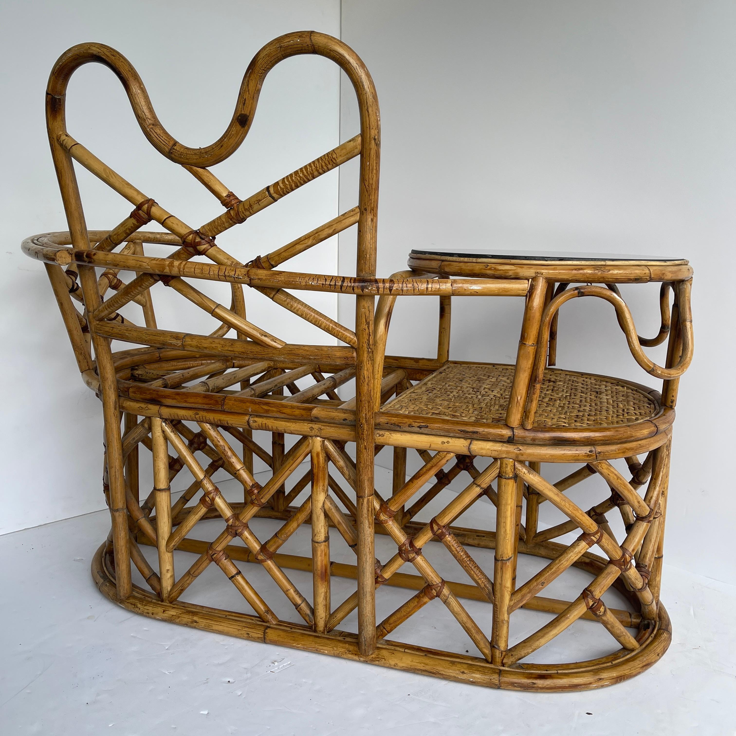 Mid-Century Modern Rattan Gossip Bench with Glass Top Table For Sale 3