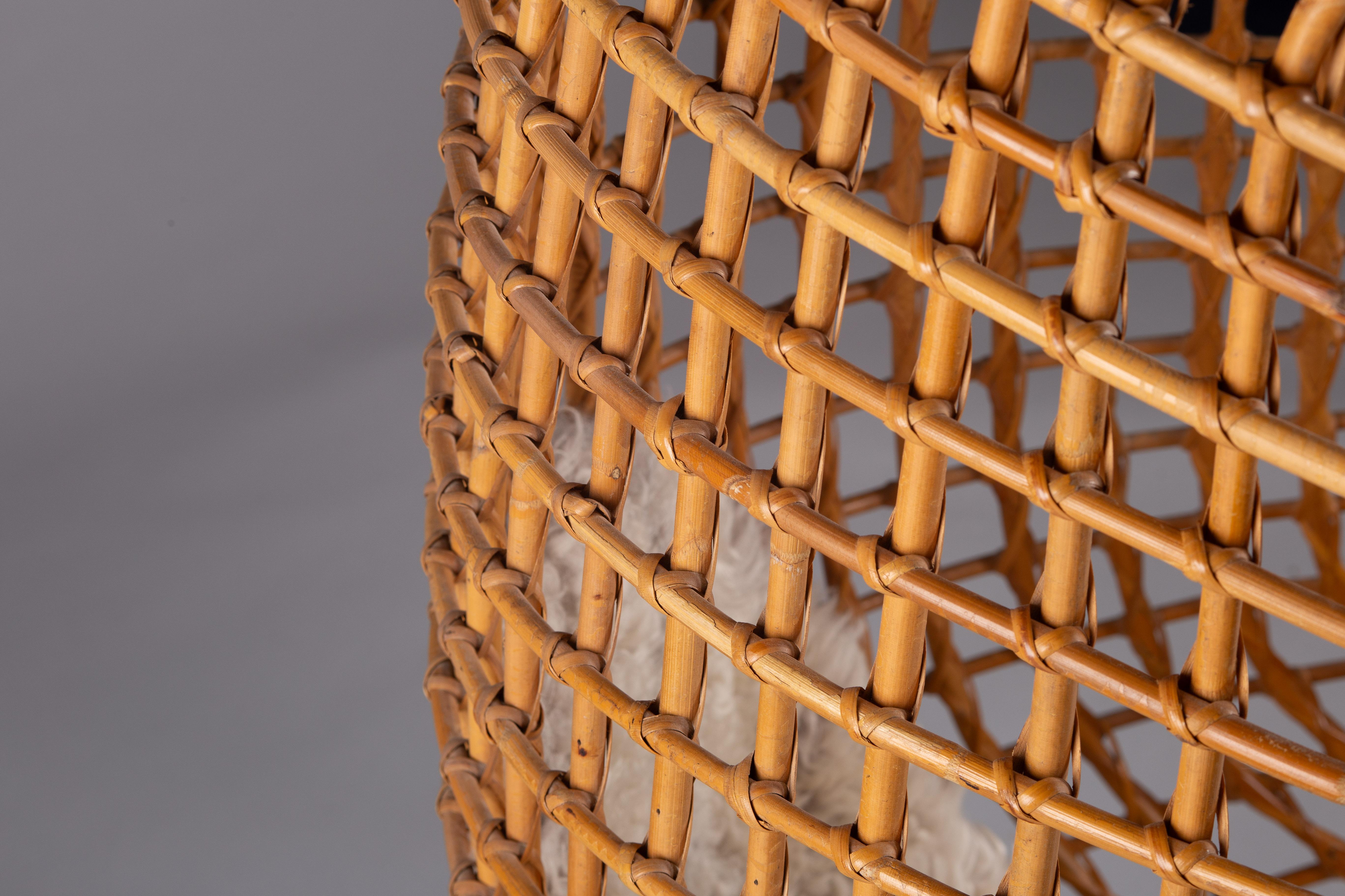 Sedia sospesa in rattan moderna di metà secolo in vendita 2