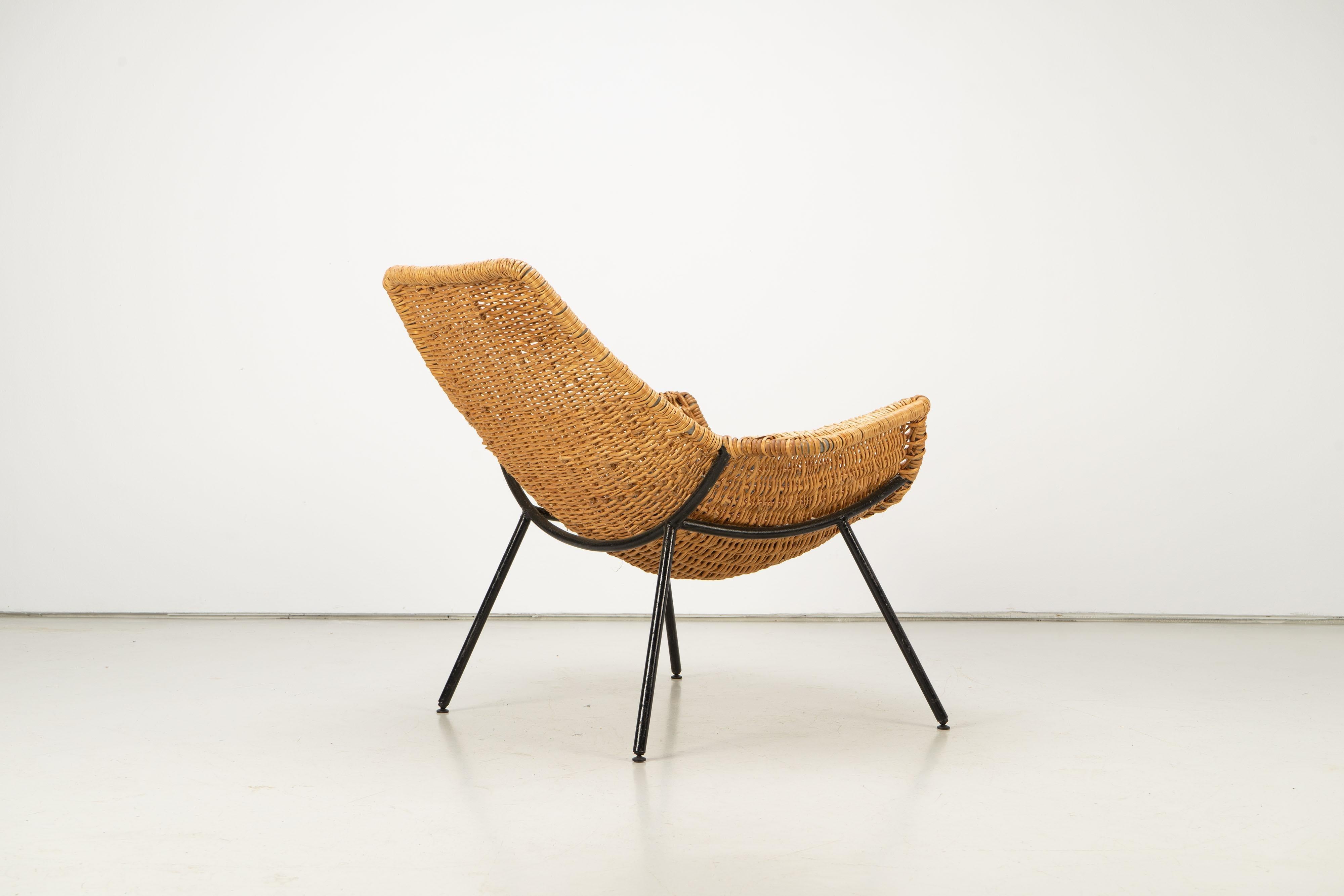 Steel Mid-Century Modern Rattan Lounge Chair by Giancarlo De Carlo, Italy, 1954 For Sale