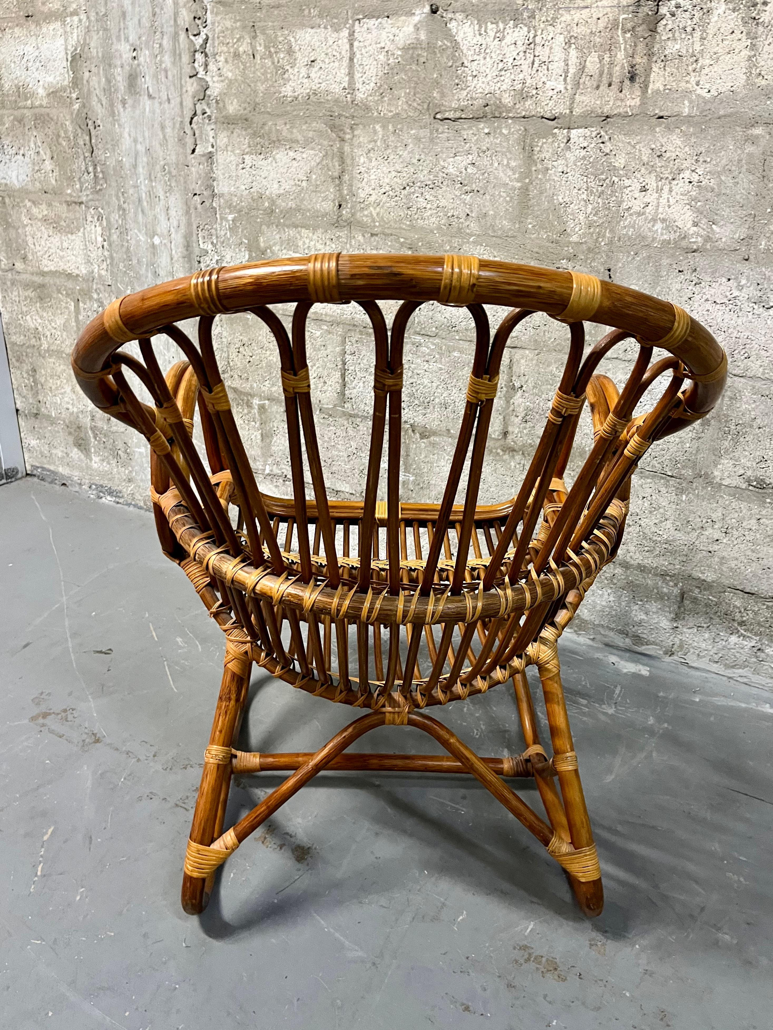 Mid Century Modern Rattan Lounge Chair in the Franco Albini's Style. Circa 1970s For Sale 5