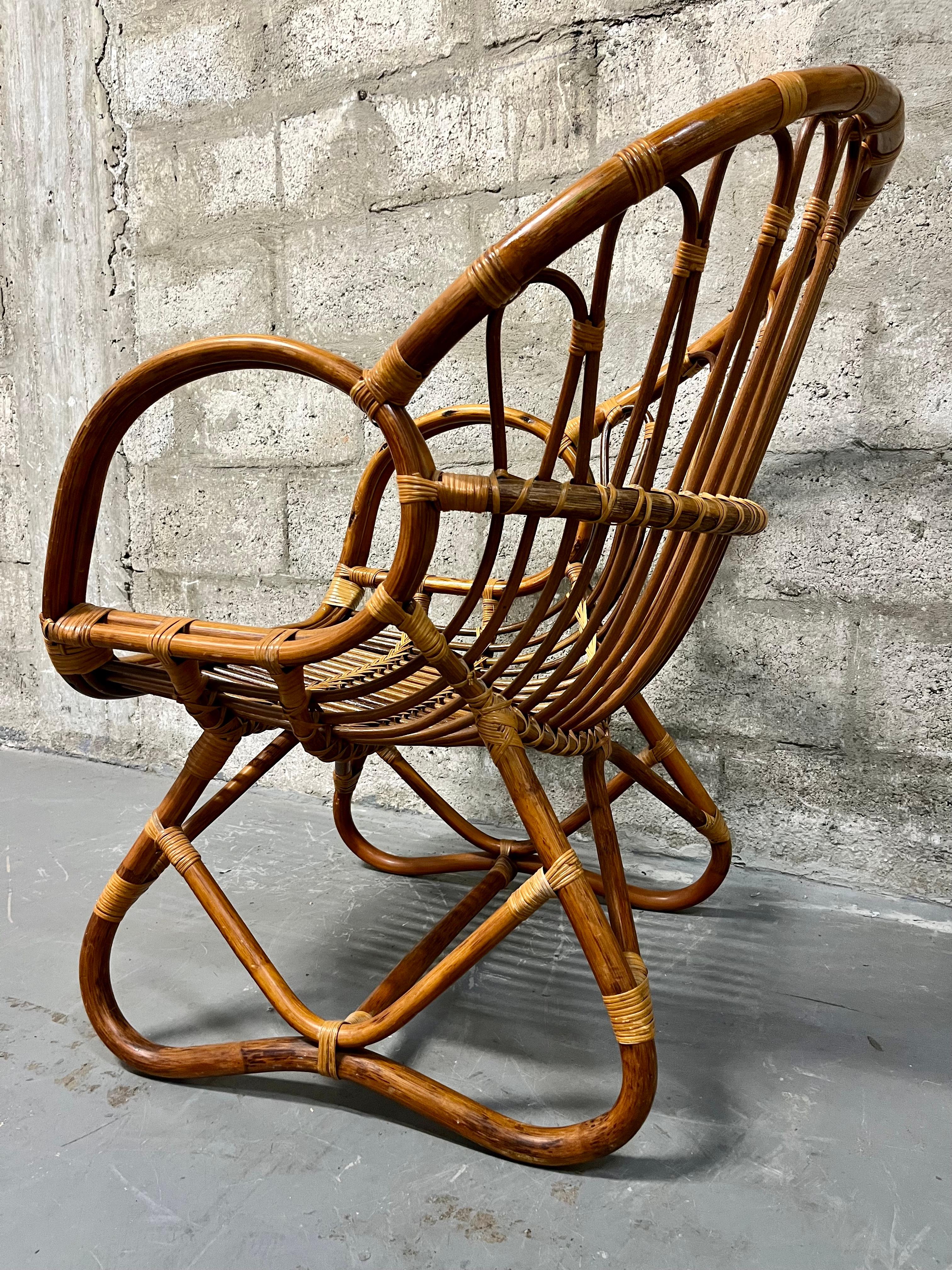 Mid Century Modern Rattan Lounge Chair in the Franco Albini's Style. Circa 1970s For Sale 6