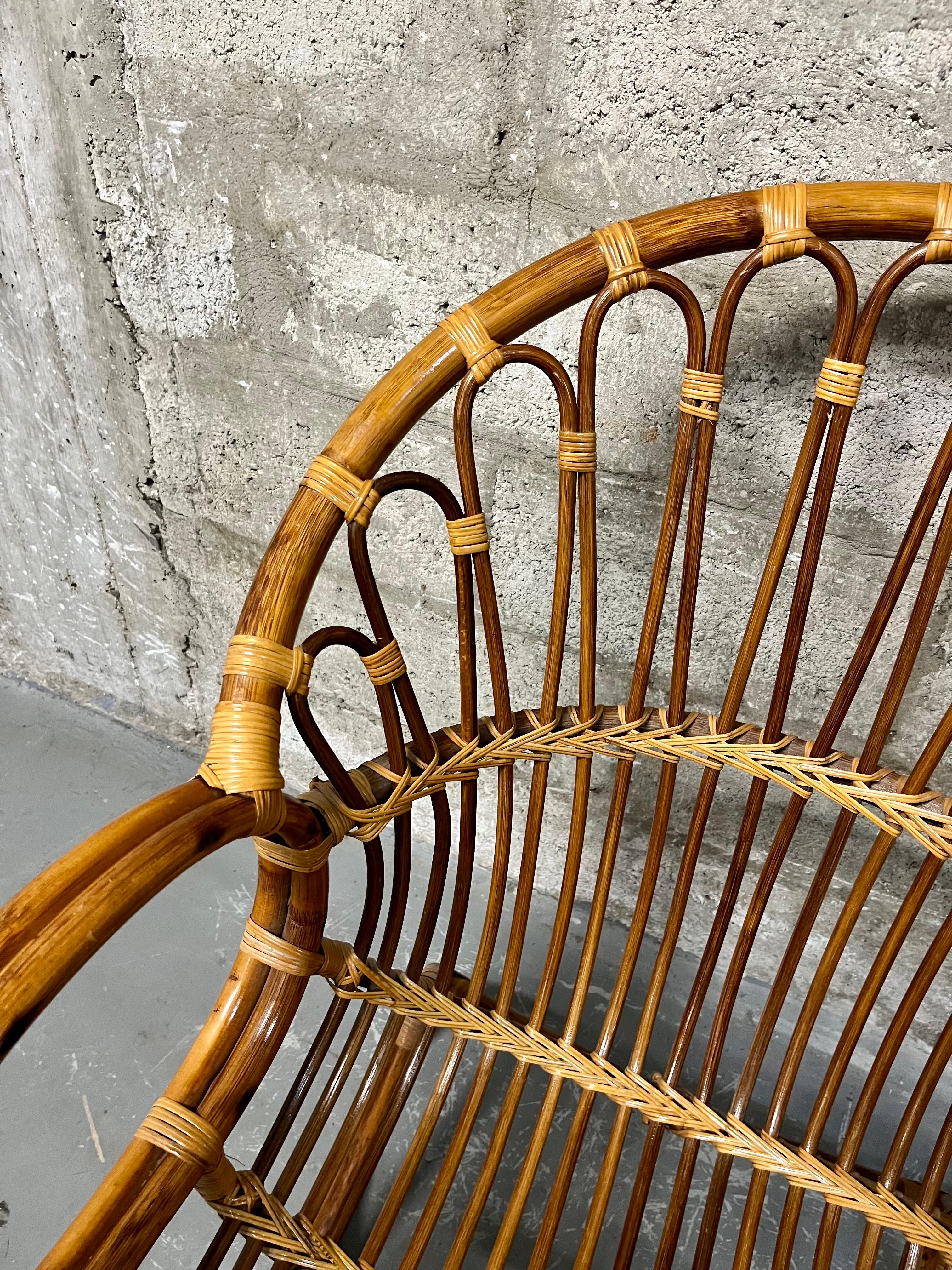 Mid Century Modern Rattan Lounge Chair in the Franco Albini's Style. Circa 1970s For Sale 7