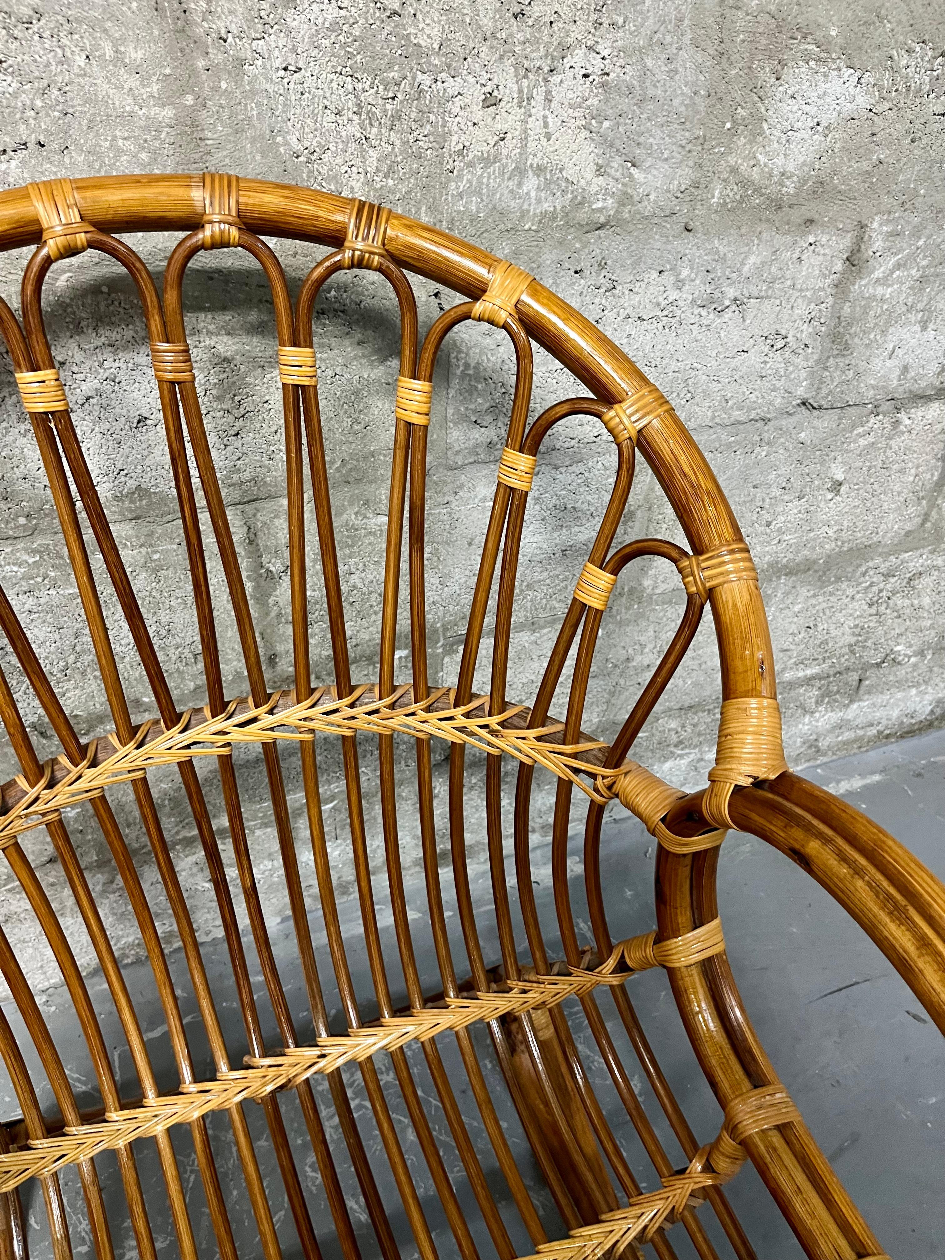 Mid Century Modern Rattan Lounge Chair in the Franco Albini's Style. Circa 1970s For Sale 8