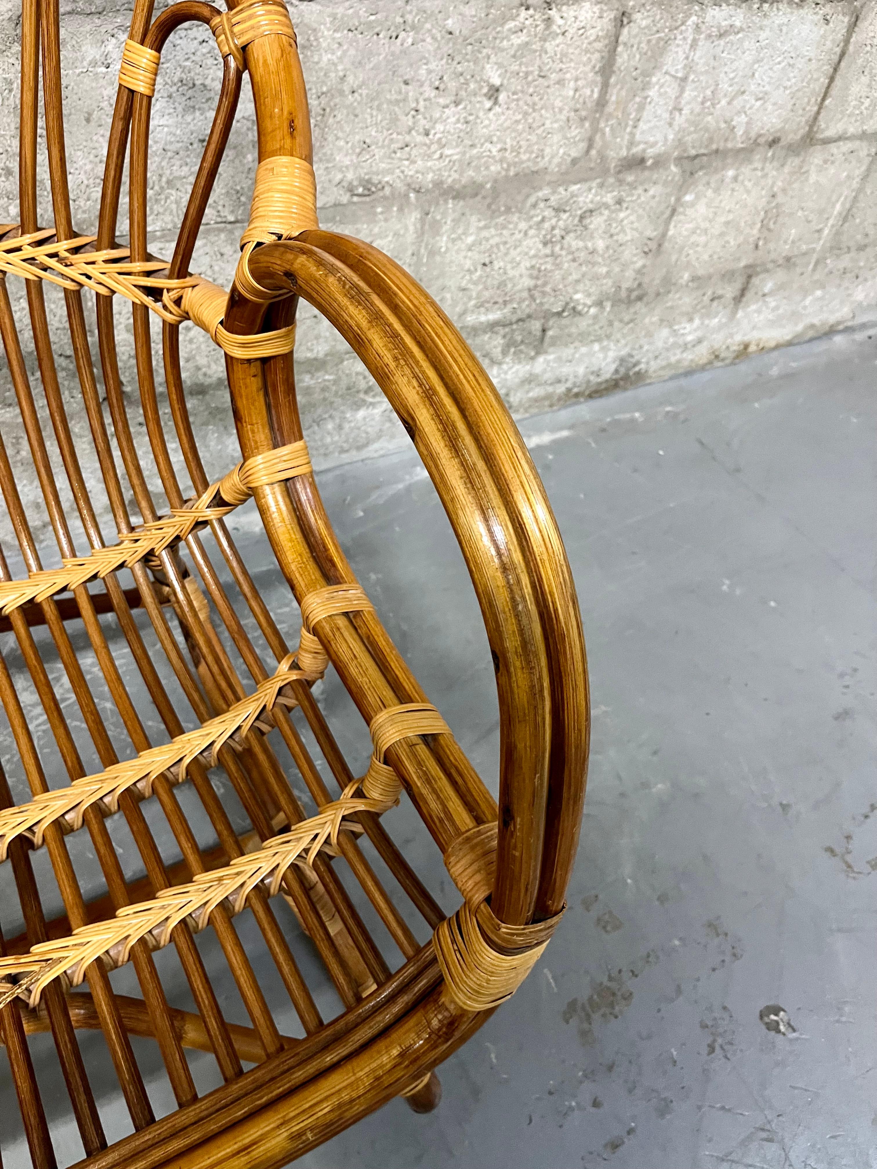 Mid Century Modern Rattan Lounge Chair in the Franco Albini's Style. Circa 1970s For Sale 9
