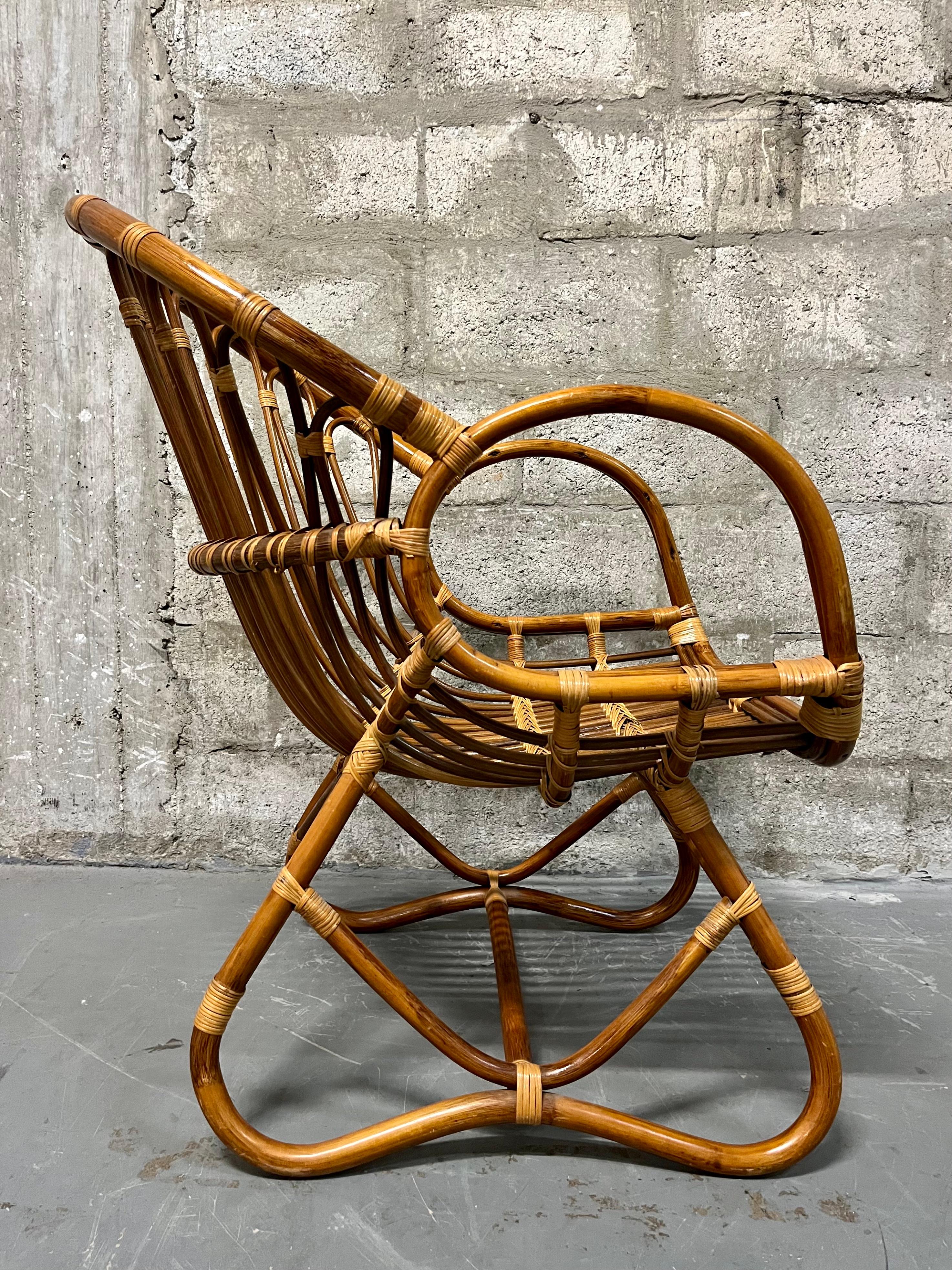 Mid Century Modern Rattan Lounge Chair in the Franco Albini's Style. Circa 1970s For Sale 1