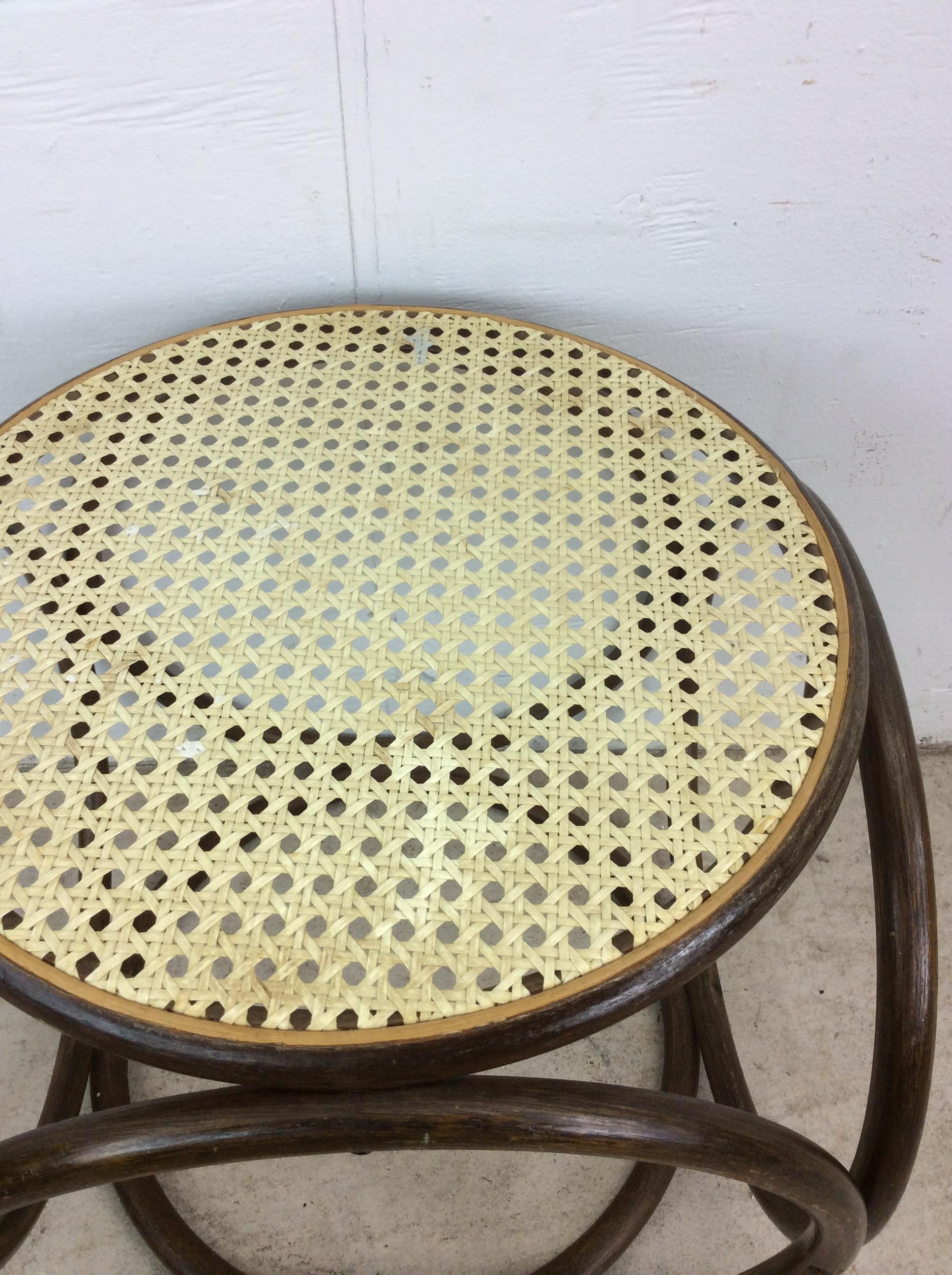 Otomana de Ratán Moderna de Mitad de Siglo con Tapa de Caña siglo XX en venta