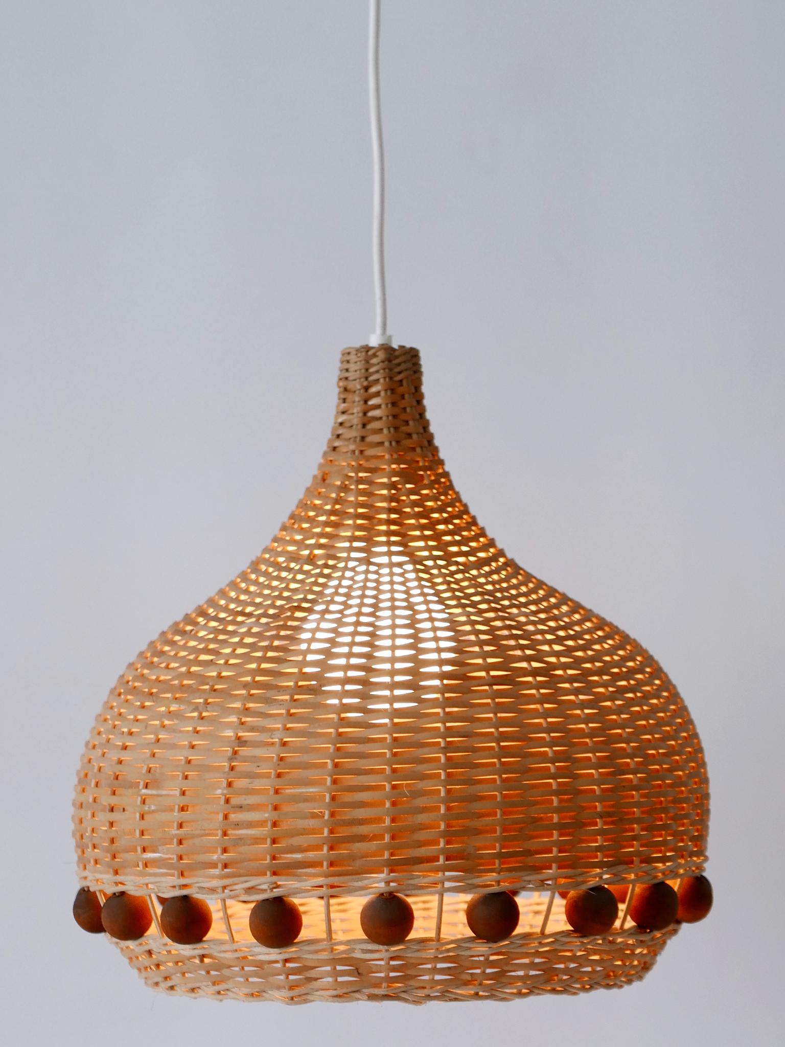 Mid-20th Century Mid-Century Modern Rattan Tulip Pendant Lamp or Hanging Light Germany 1960s For Sale