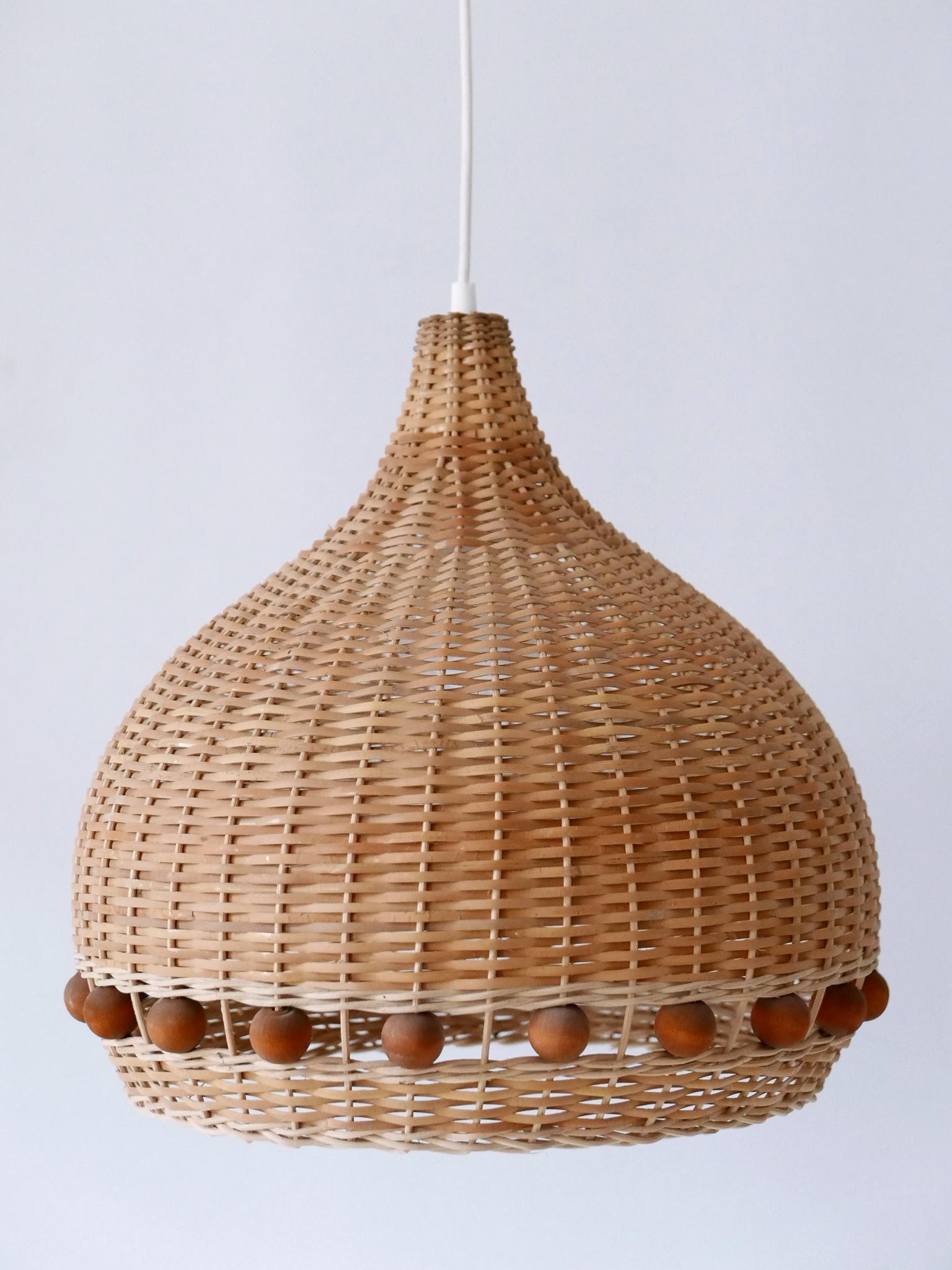 Mid-Century Modern Rattan Tulip Pendant Lamps or Hanging Lights Germany 1960s In Good Condition For Sale In Munich, DE