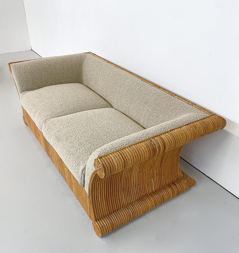 Mid-Century Modern Rattan Two Seater, Beige Boucle Fabric, Italy, 1960s  In Good Condition For Sale In Brussels, BE