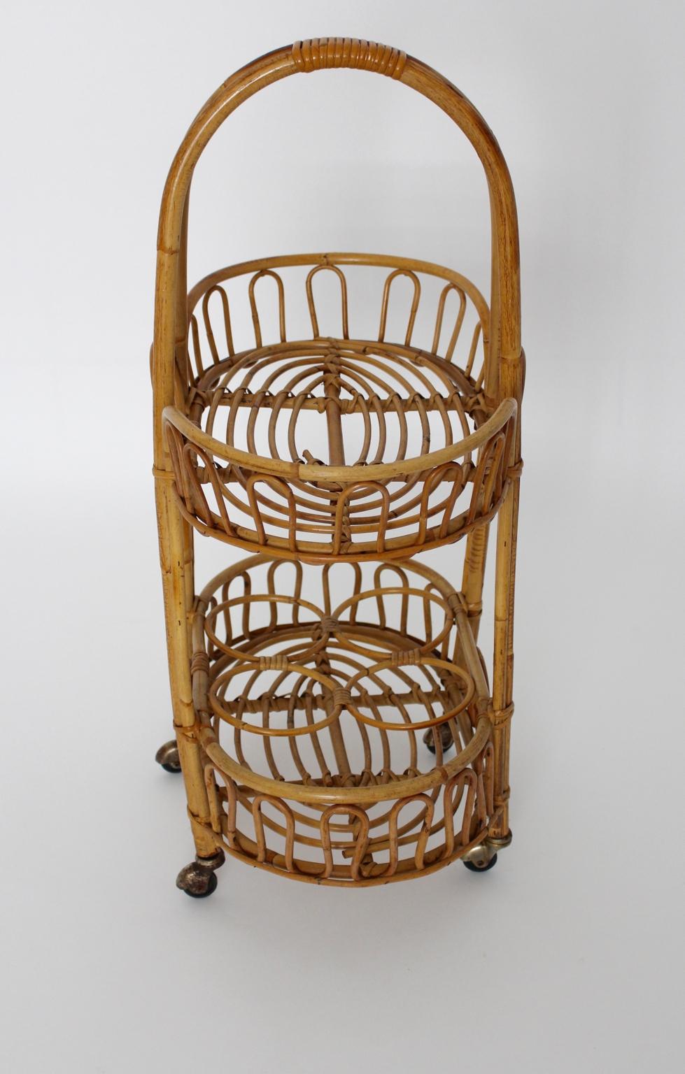 Mid-Century Modern Rattan Vintage Bar Cart Riviera Style, 1950s, Italy In Good Condition For Sale In Vienna, AT