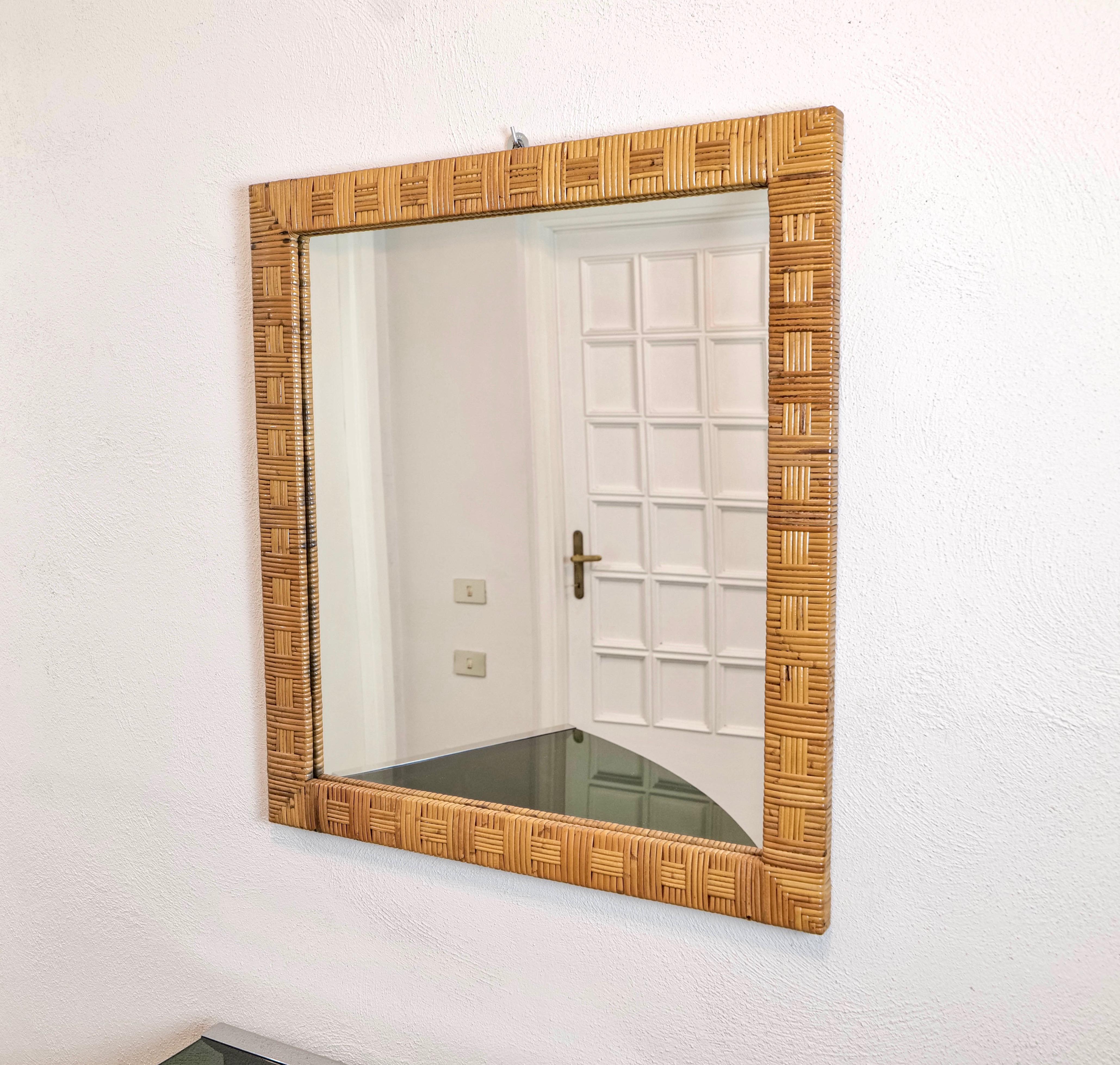 Mid-Century Modern Rattan Wall Mirror, Italy, 1970s In Good Condition In Rome, IT