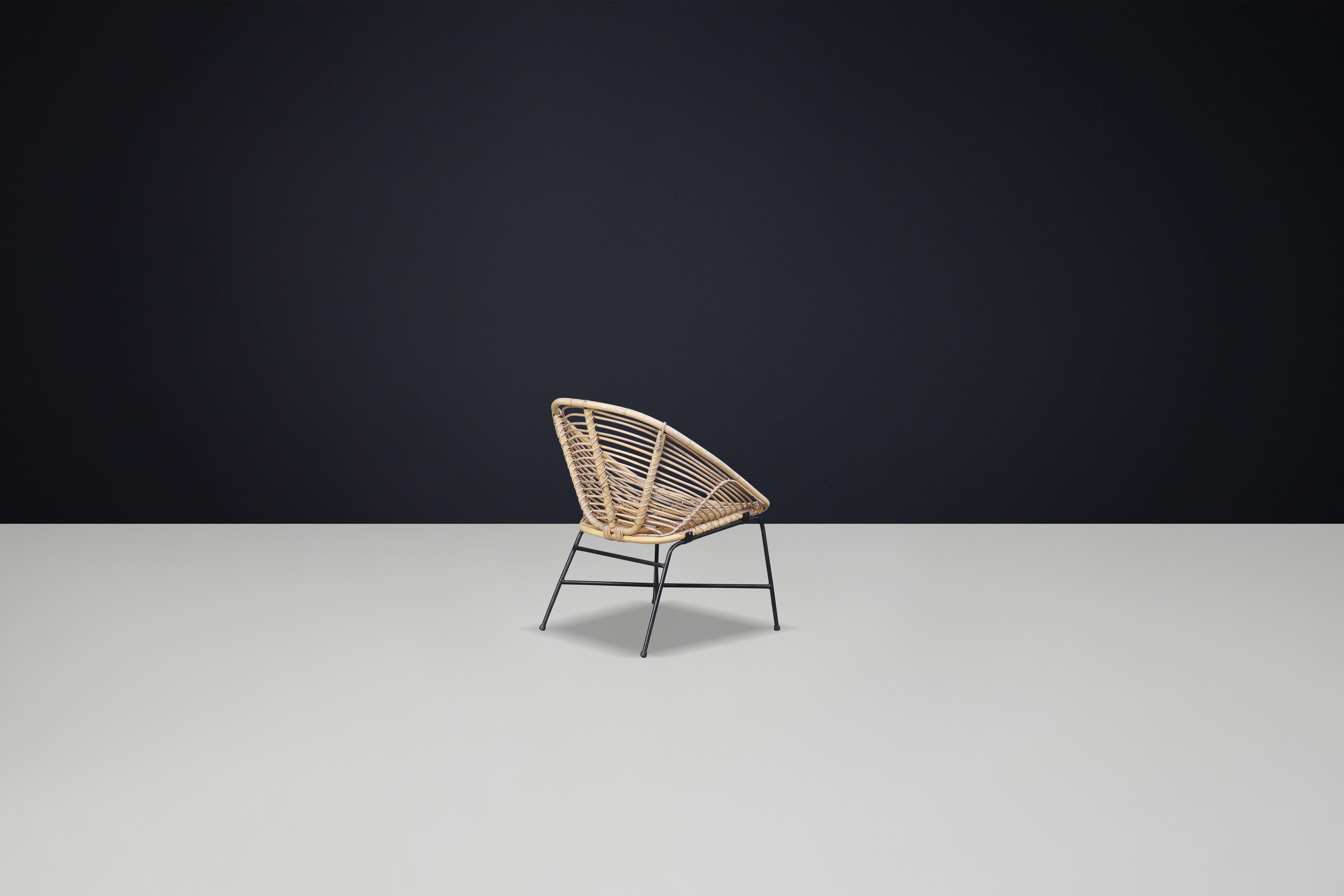 Moderner Rattan-, Korb- und Metallstuhl aus der Jahrhundertmitte, Italien, 1960er Jahre im Angebot 1