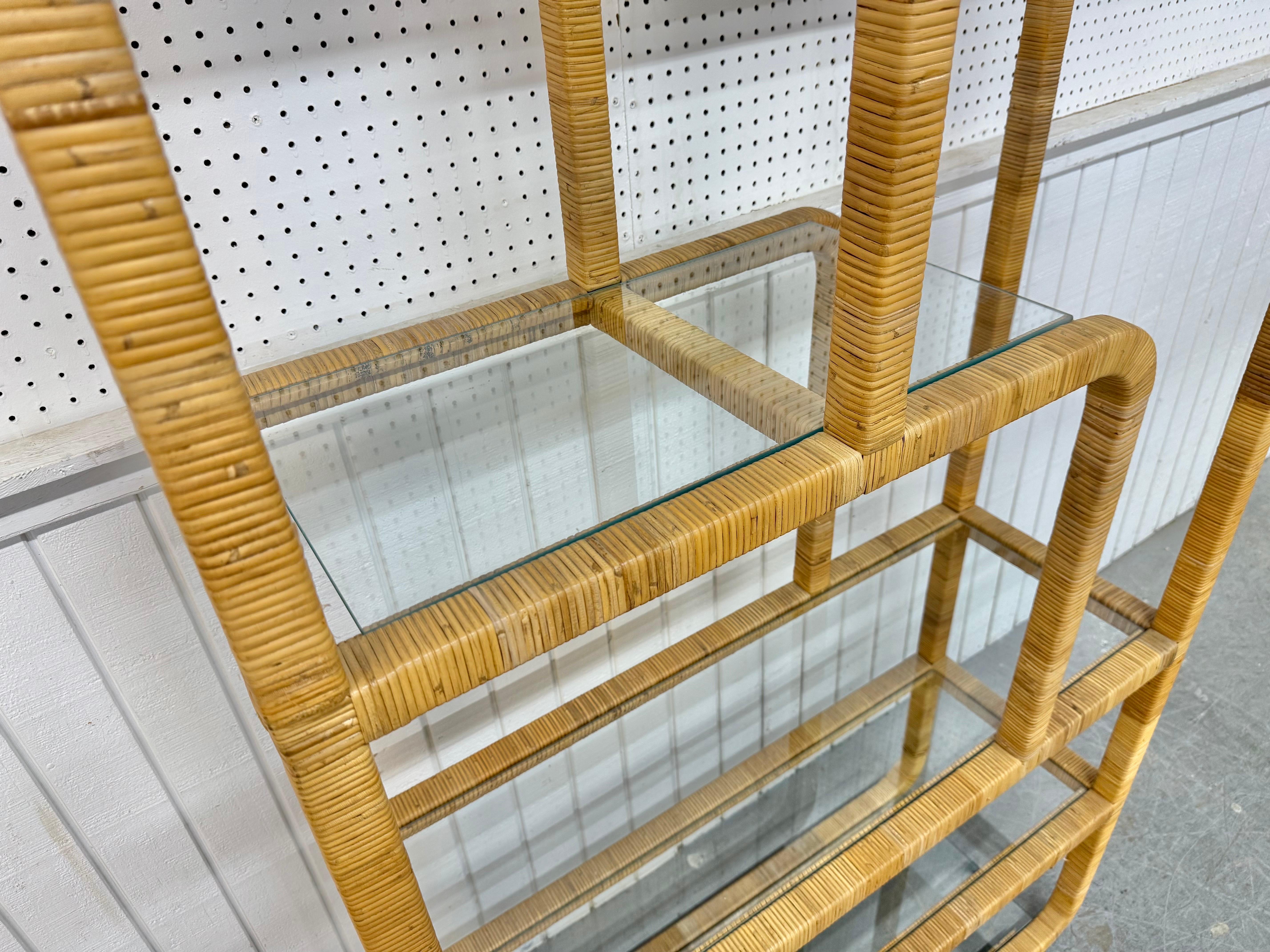 Mid-Century Modern Rattan Woven Etageres - Set of 2 In condizioni buone in vendita a Clarksboro, NJ