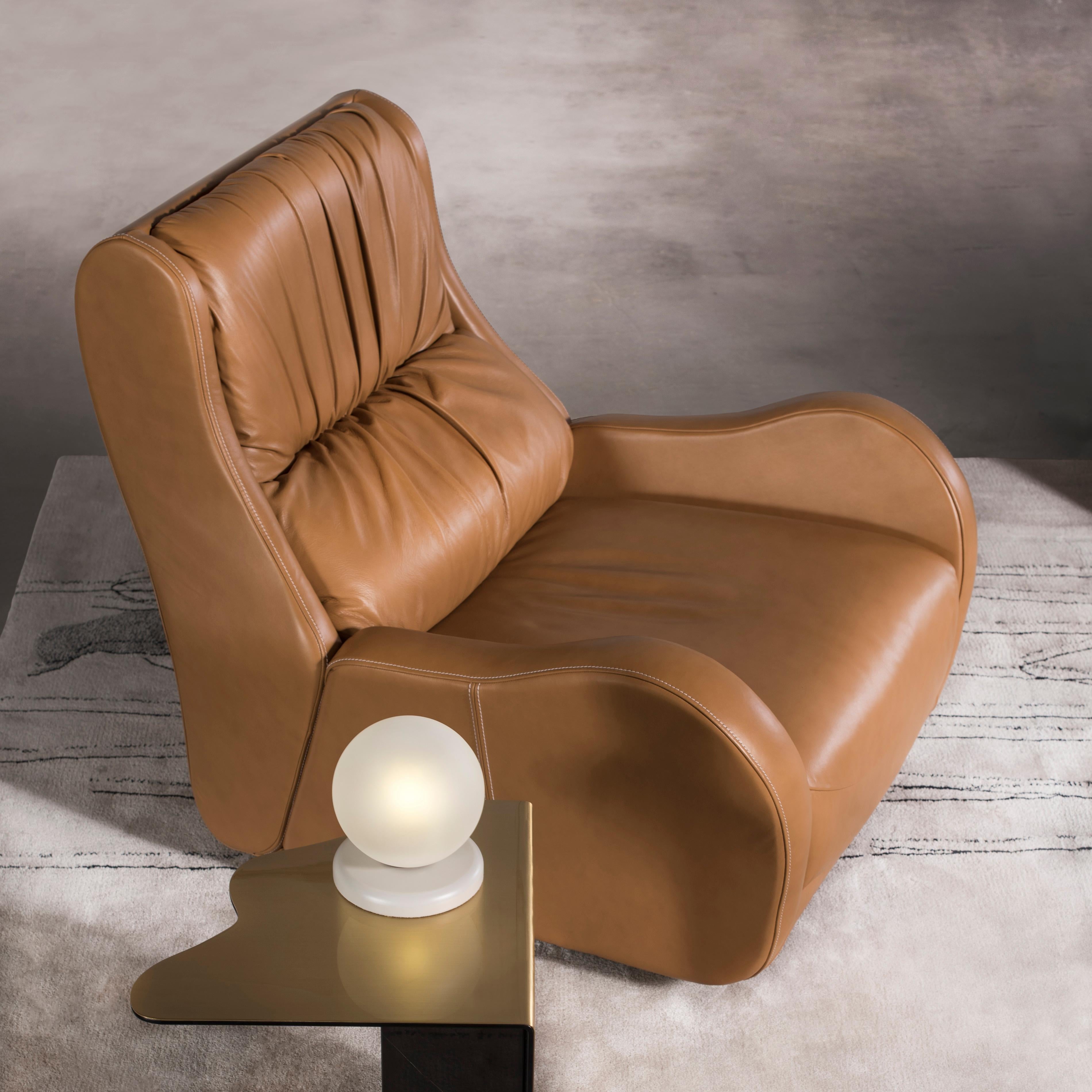 Table d'appoint brute moderne du milieu du siècle, Sahara Noir Marbre, fabriquée à la main par Greenapple en vente 9