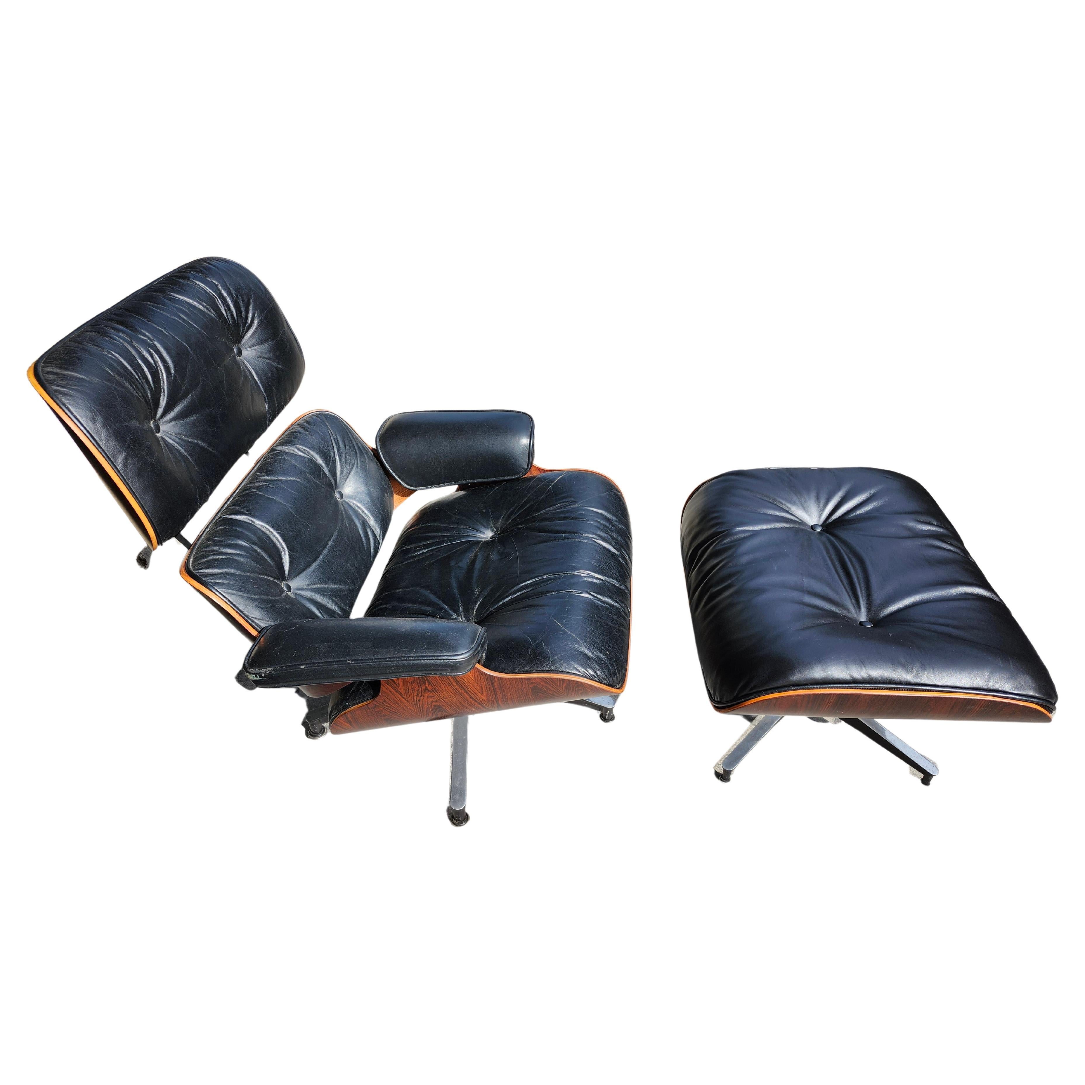 Mid Century Modern Ray & Charles Eames Rosewood Lounge Chair with Ottoman For Sale 3
