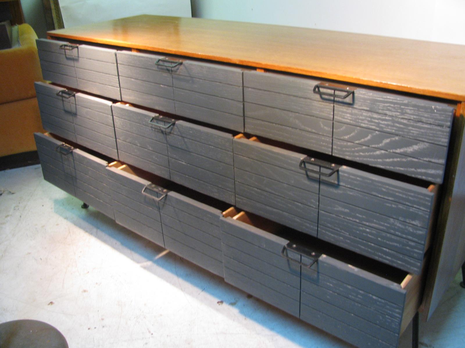 Mid-Century Modern Raymond Loewy Nine-Drawer Dresser for Mengel 1