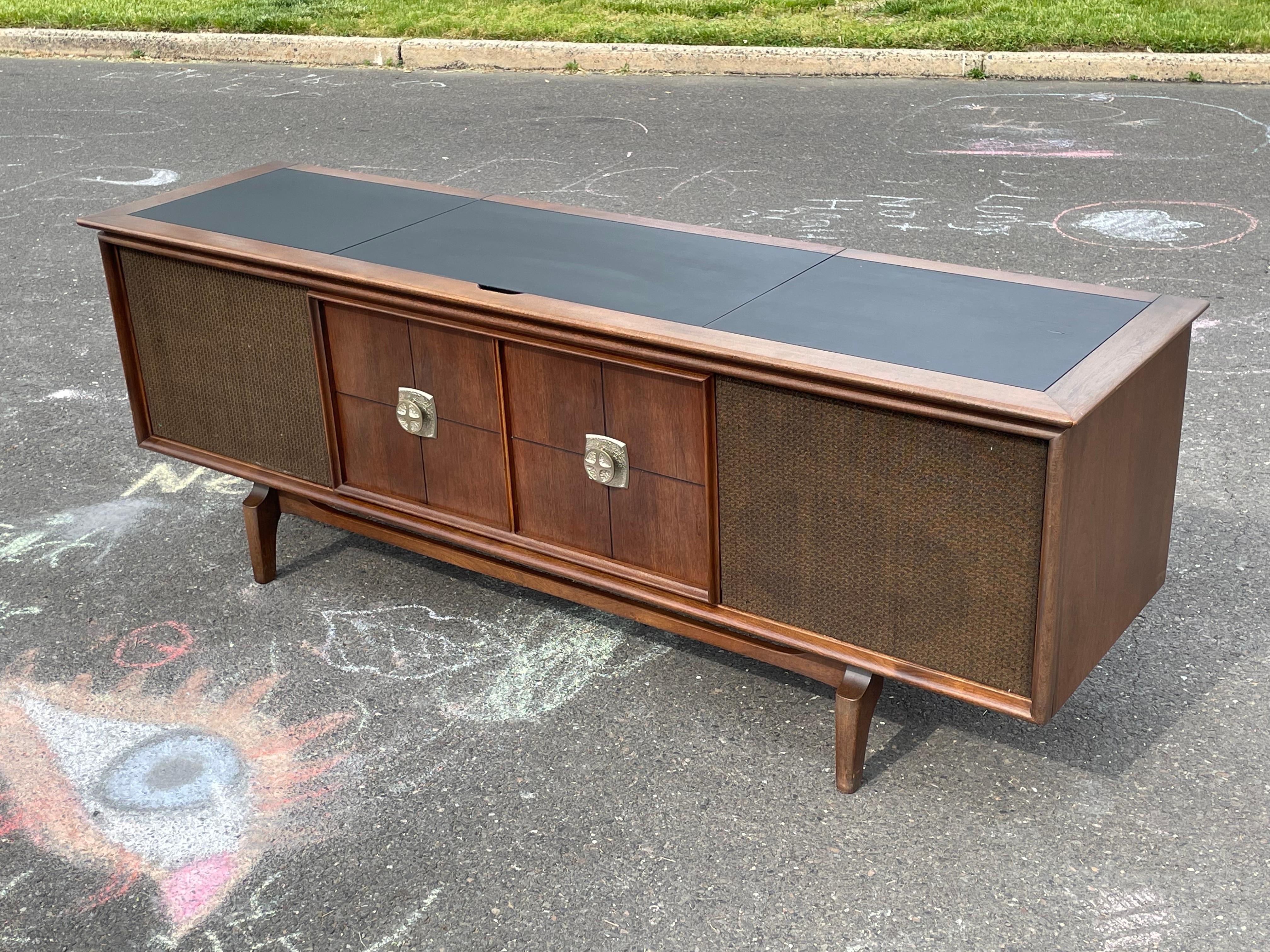 vintage rca victor record player cabinet