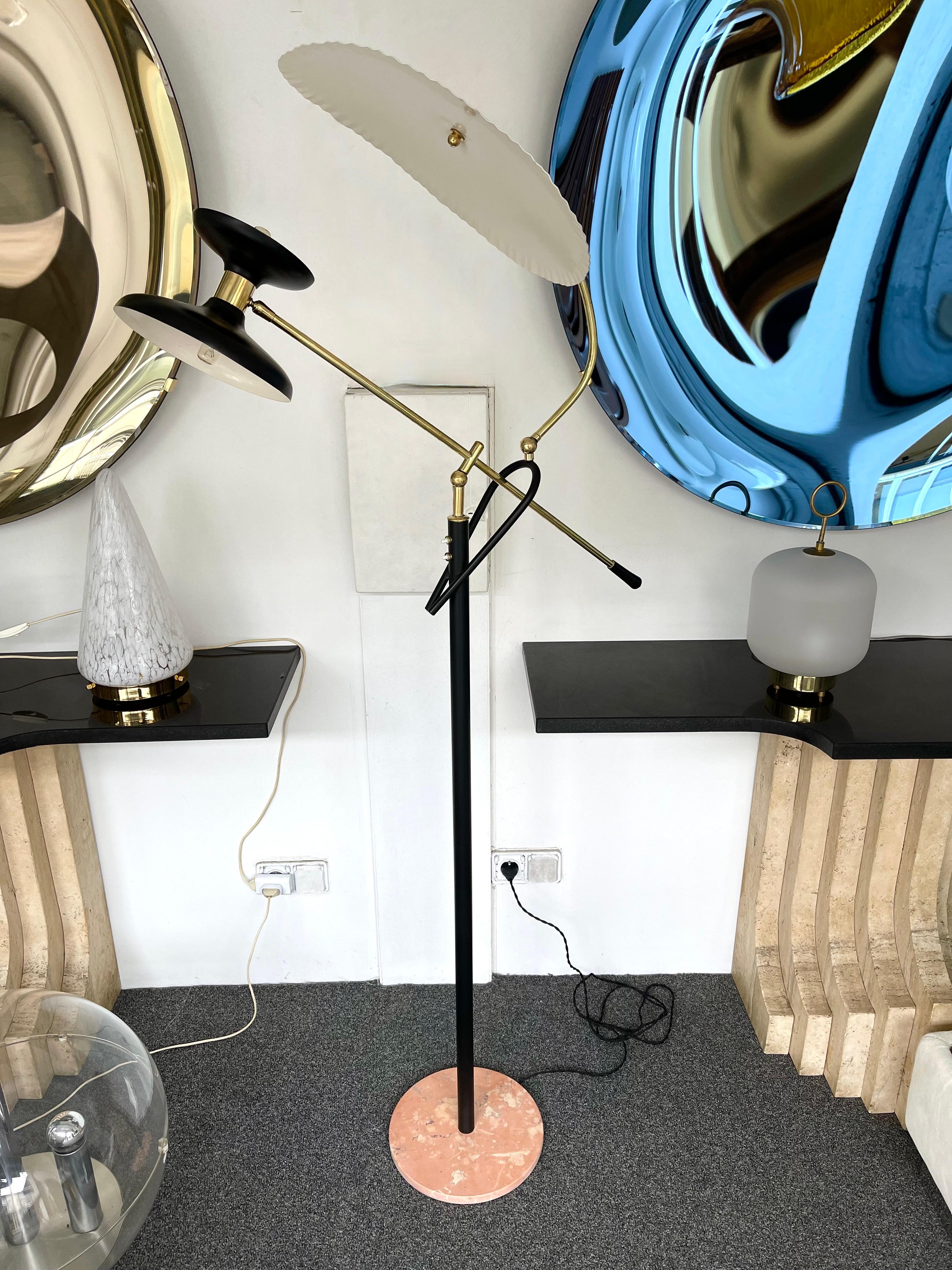 Mid-Century Modern  Reading Floor Lamp Brass lacquered Metal, Italy, 1950s For Sale 8