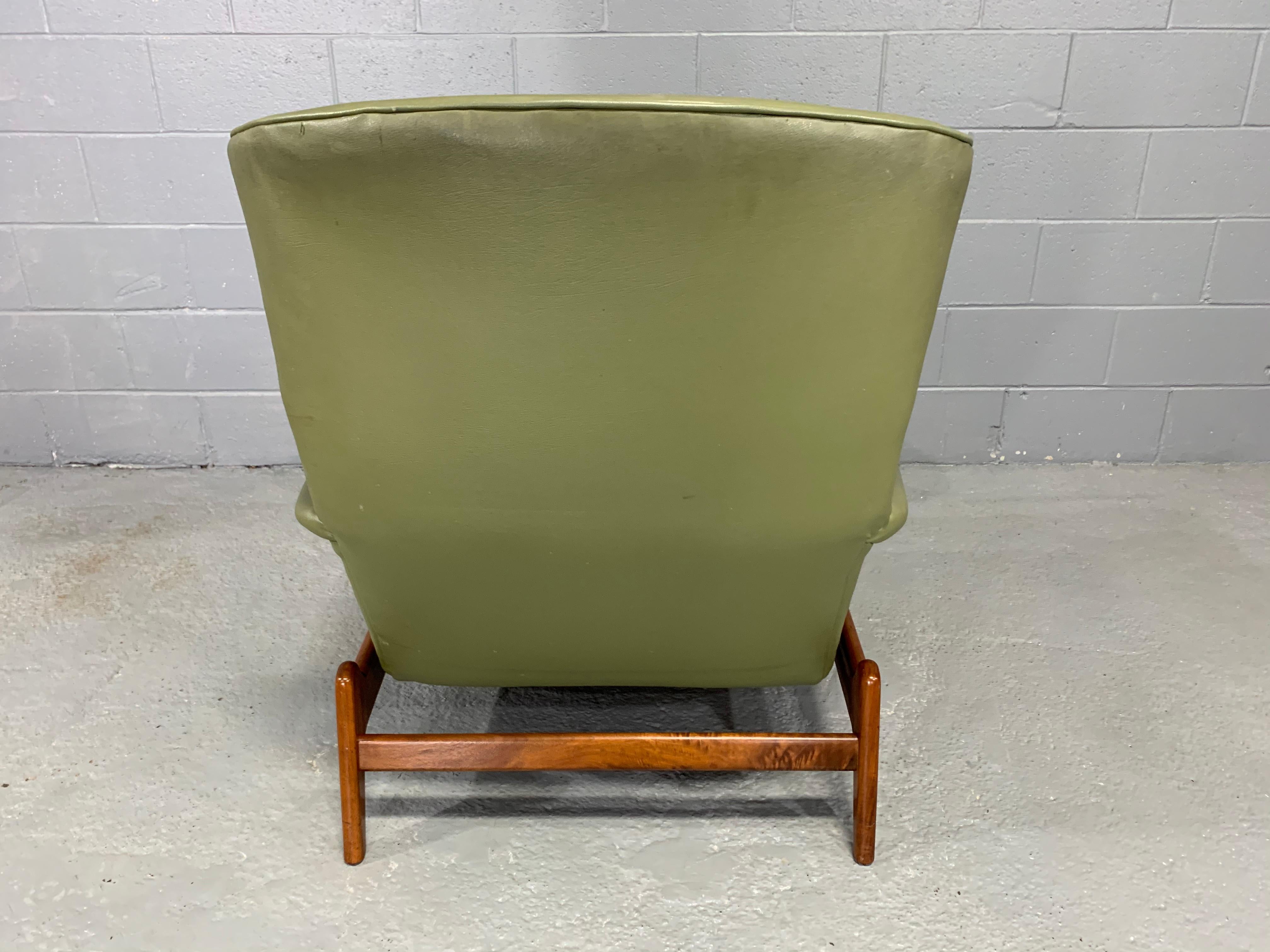 Fauteuil de salon moderne du milieu du siècle dernier en teck de Folke Ohlsson pour Dux Bon état - En vente à Belmont, MA