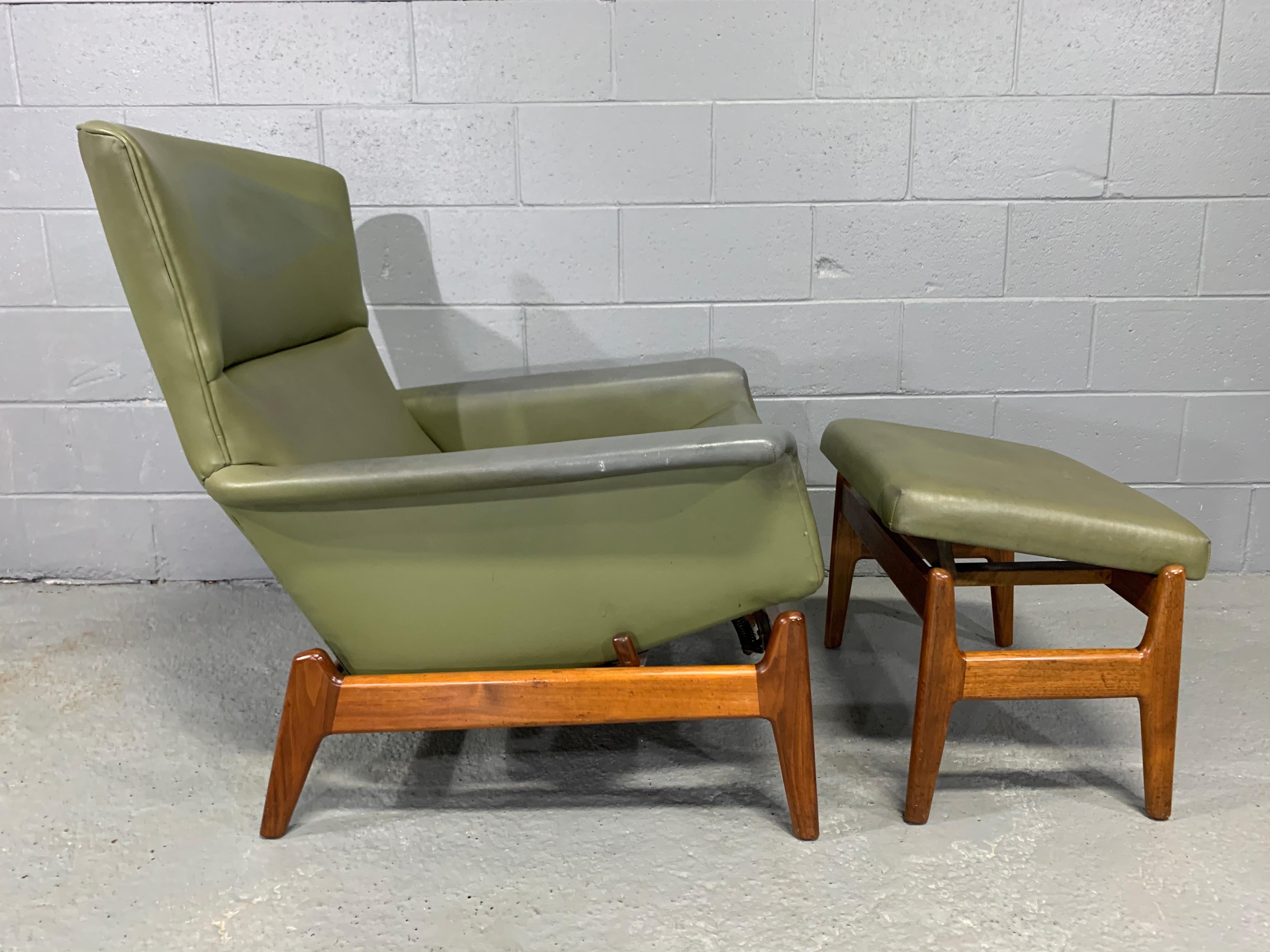 Scandinavian Mid-Century Modern Recliner by Folke Ohlsson for Dux in Teak For Sale