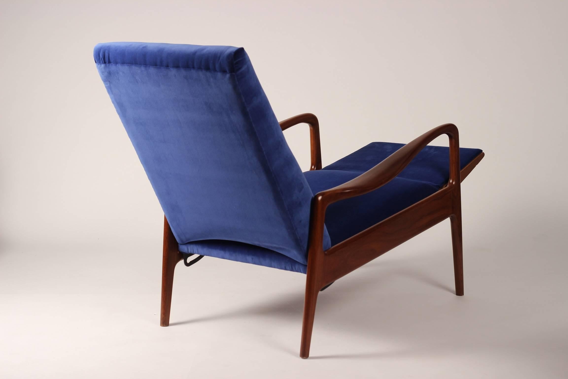 20th Century Mid-Century Modern Reclining Lounge Chair by Greaves and Thomas