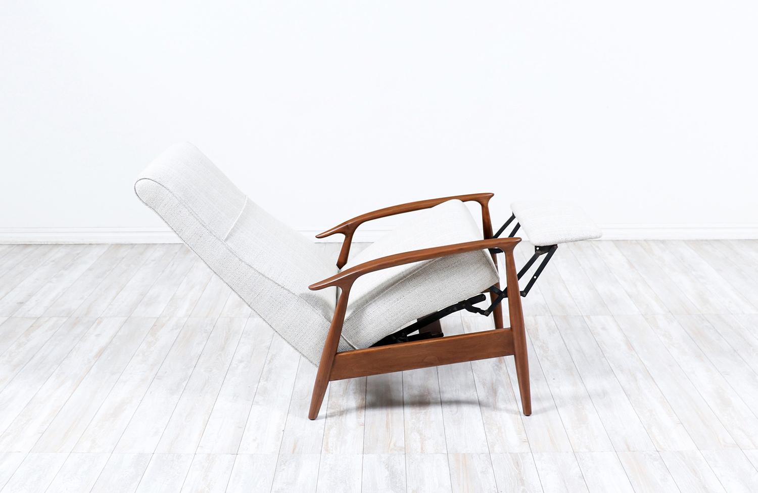 Mid-20th Century Mid-Century Modern Reclining Lounge Chair by Milo Baughman for Thayer Coggin For Sale