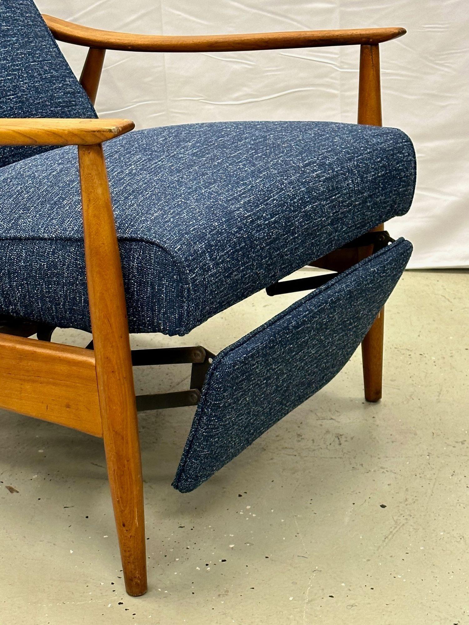 Mid-Century Modern Reclining Lounge Chair by Milo Baughman, Thayer Coggin, 1950s 3