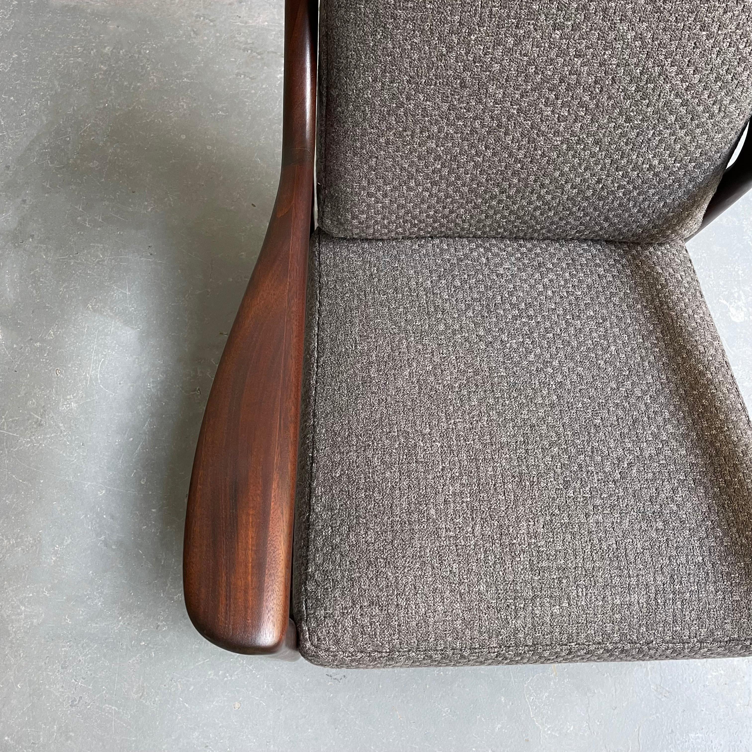 Mid Century Modern Reclining Lounge Chair For Sale 6