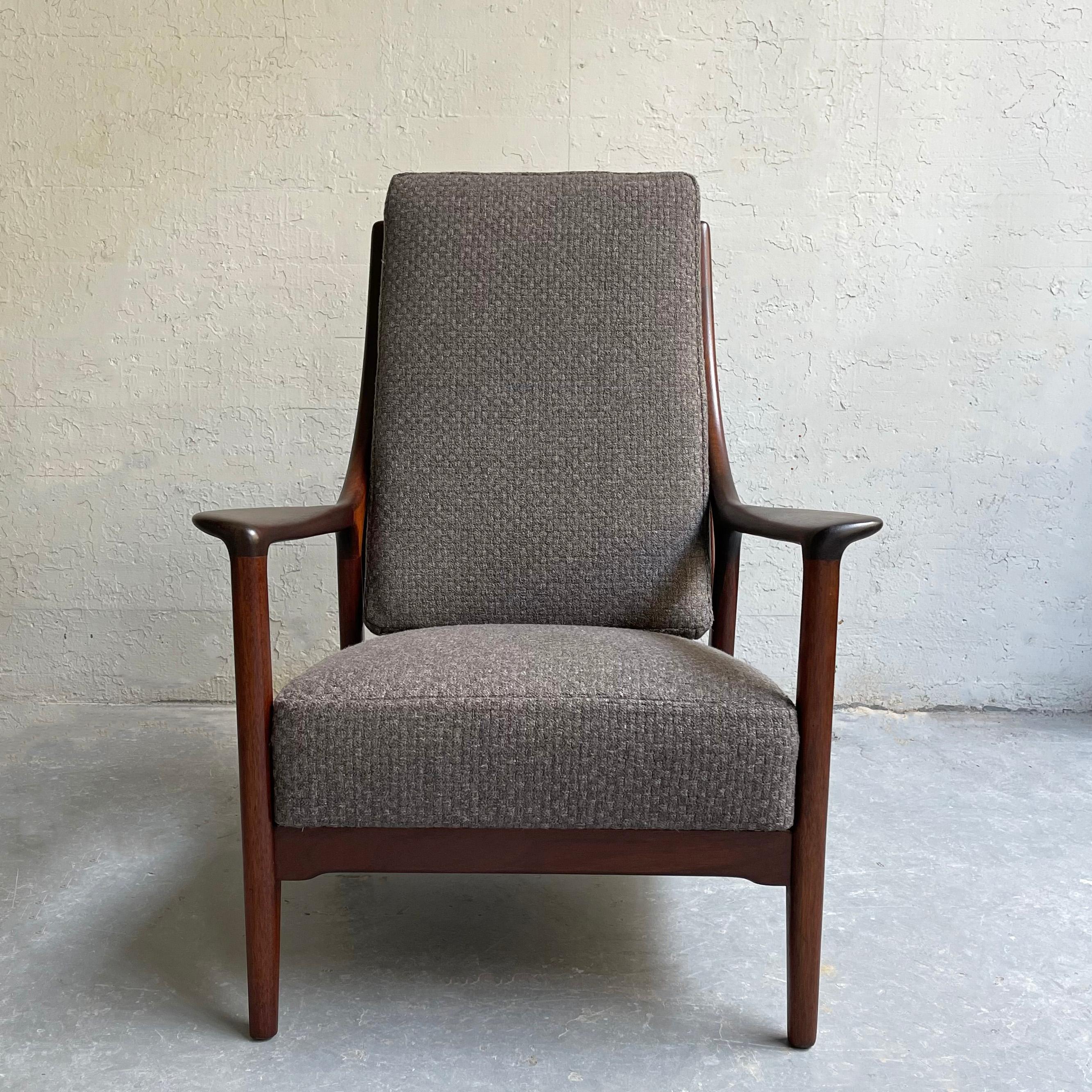 Mid Century Modern Reclining Lounge Chair In Good Condition In Brooklyn, NY