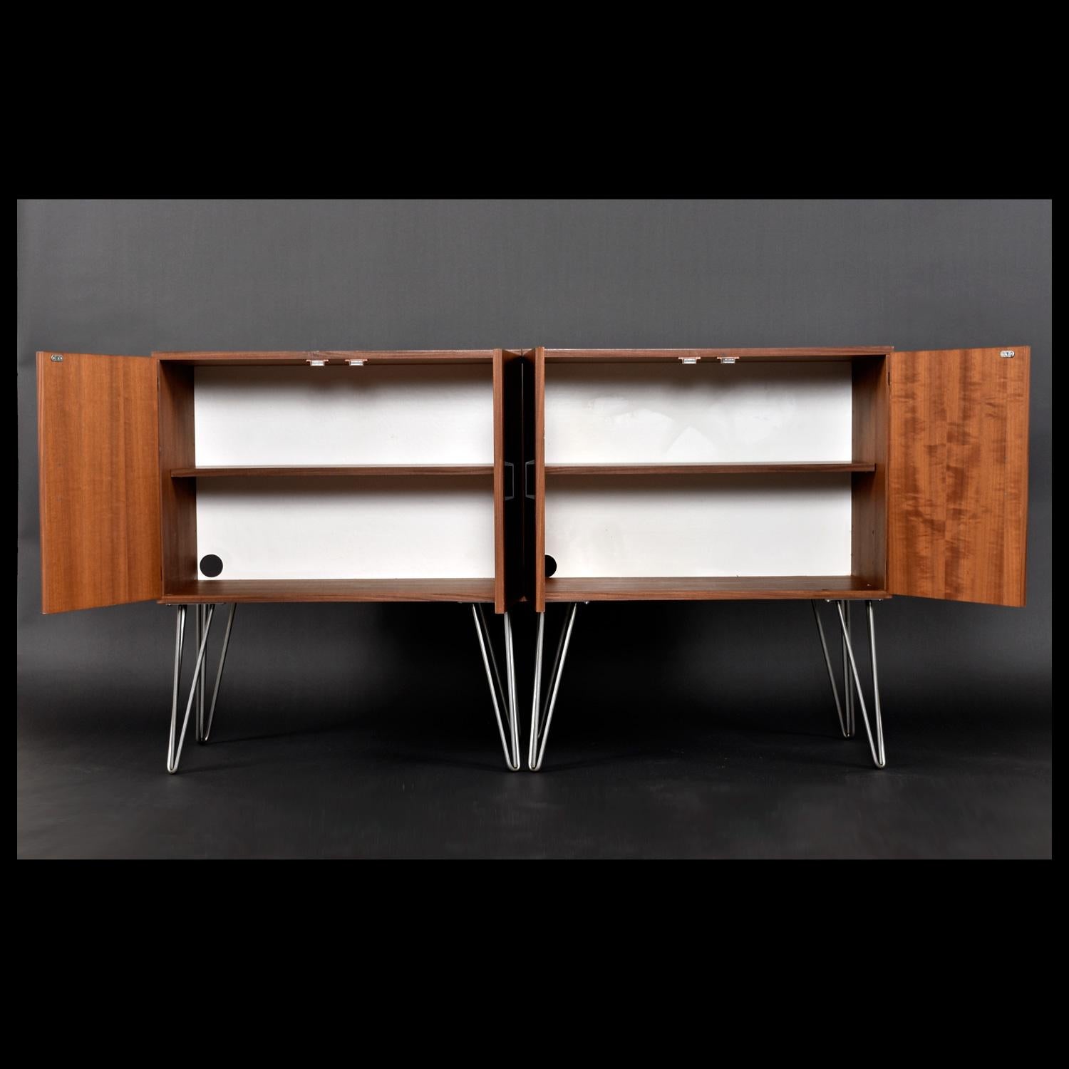 Mid-Century Modern Record Cabinet Stereo or TV Stand on Hairpin Legs 3