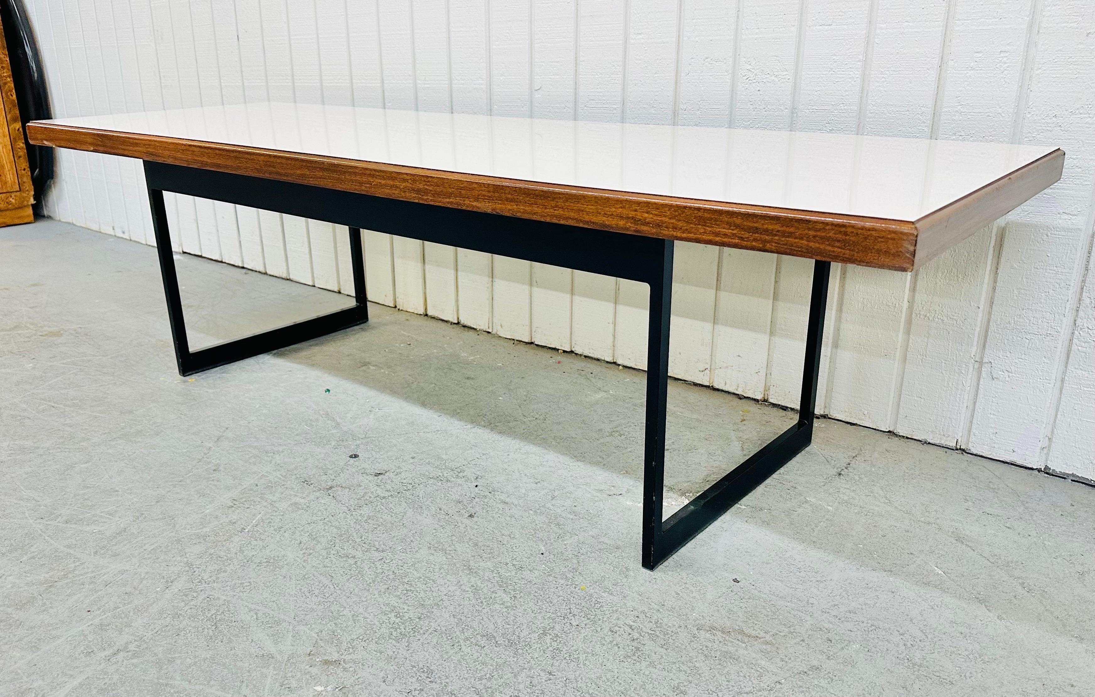 20th Century Mid-Century Modern Rectangular White Top Coffee Table For Sale